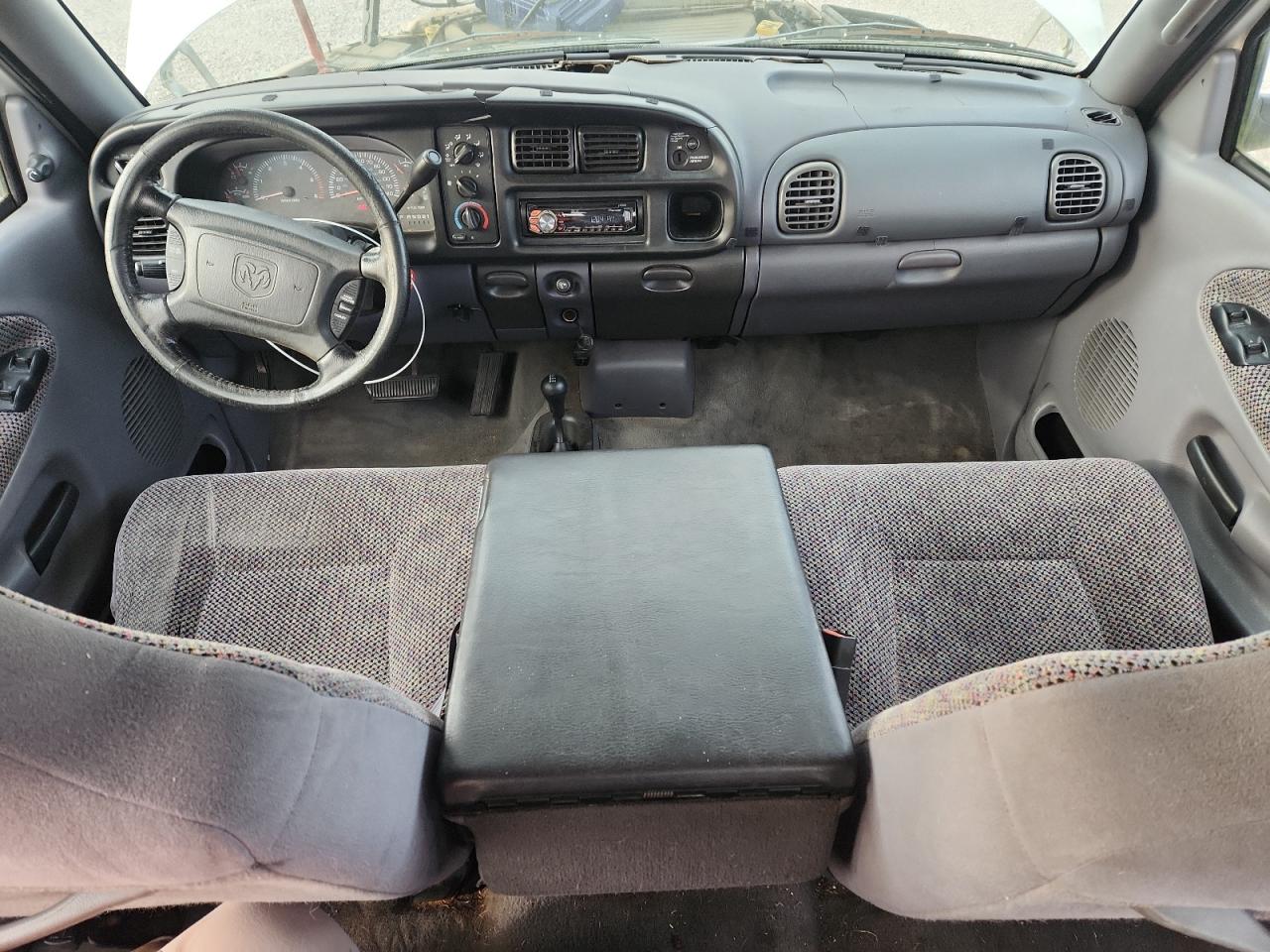 2001 Dodge Ram 1500 White vin: 3B7HF13YX1M552953