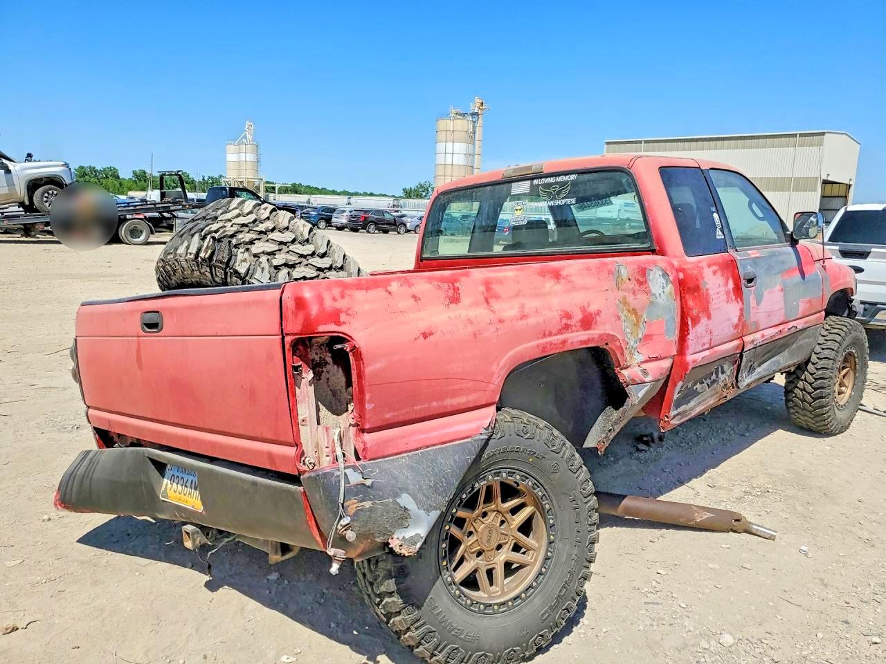 1995 Dodge Ram 1500 Красный vin: 3B7HF13YXSM169015
