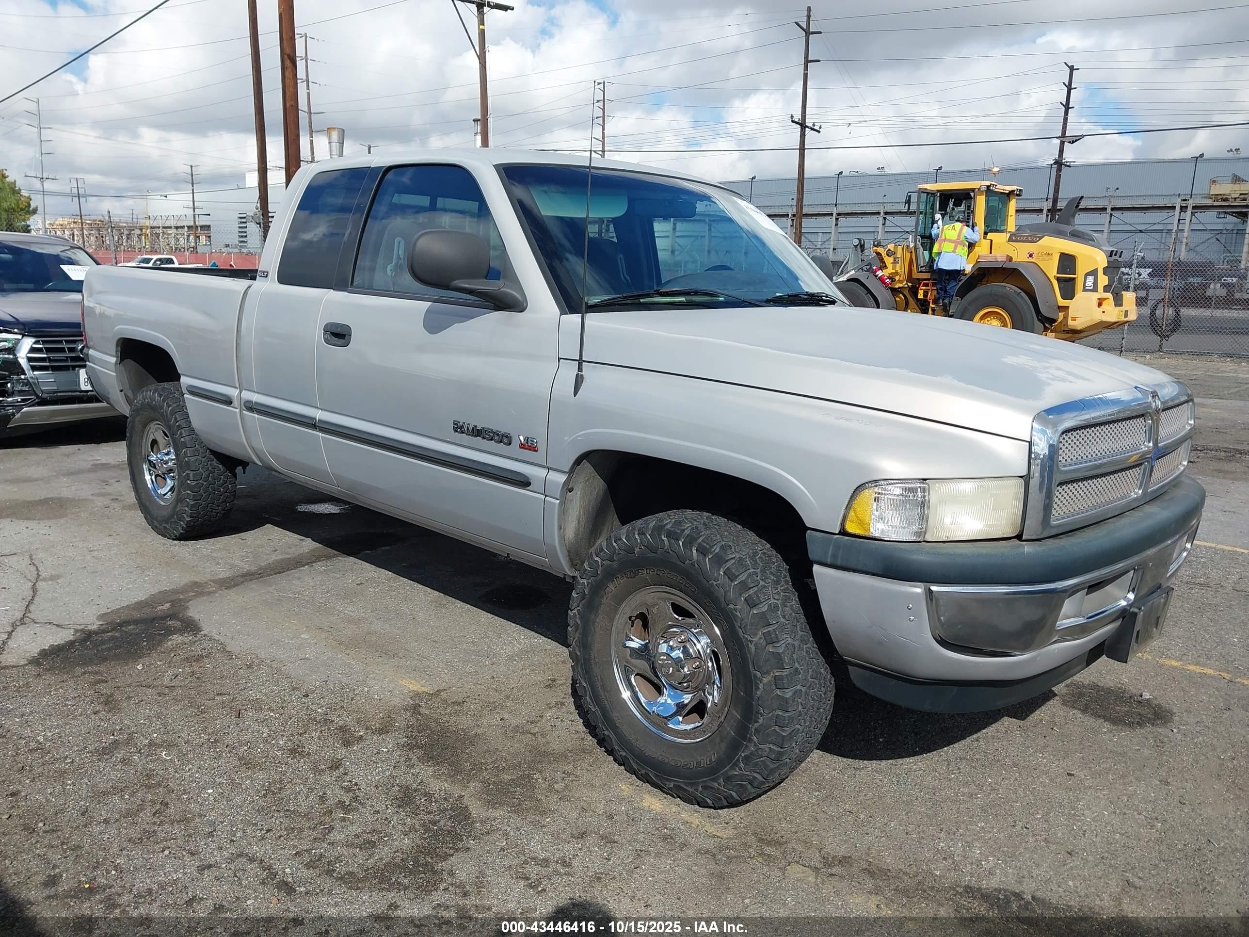 3B7HF13YXWG190743