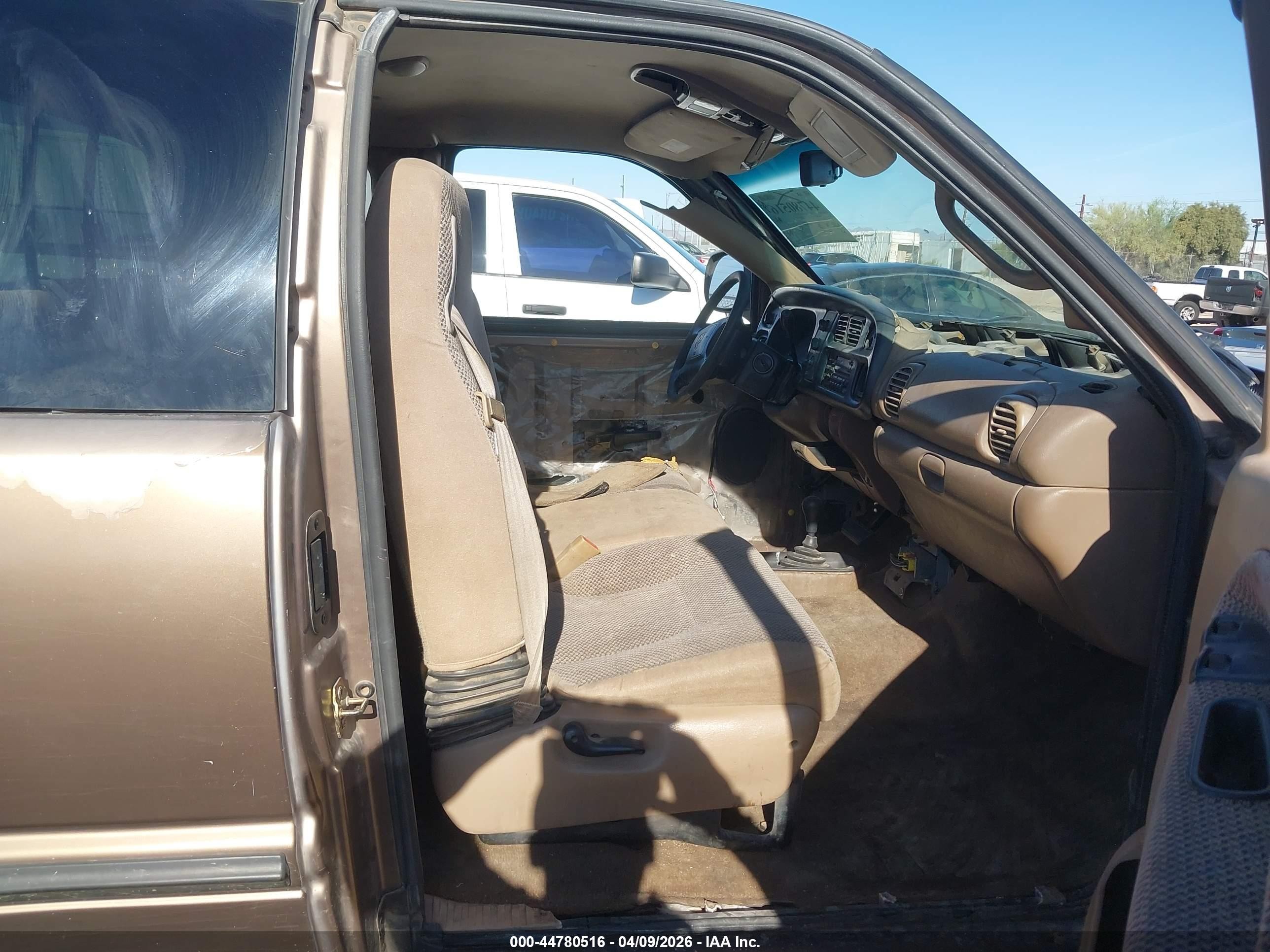 2001 Dodge Ram 1500 St Gold vin: 3B7HF13Z01G747032
