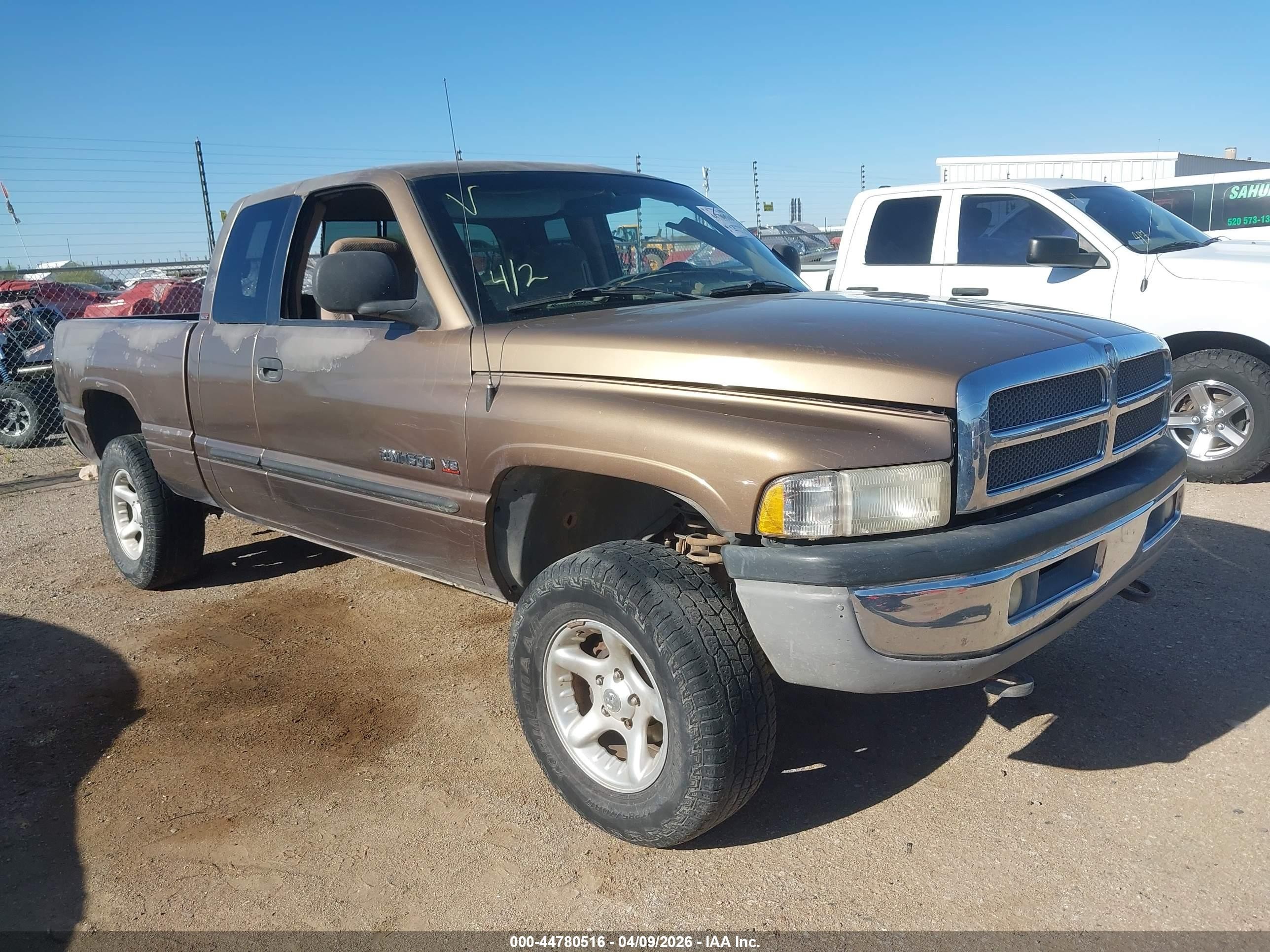 2001 Dodge Ram 1500 St Gold vin: 3B7HF13Z01G747032