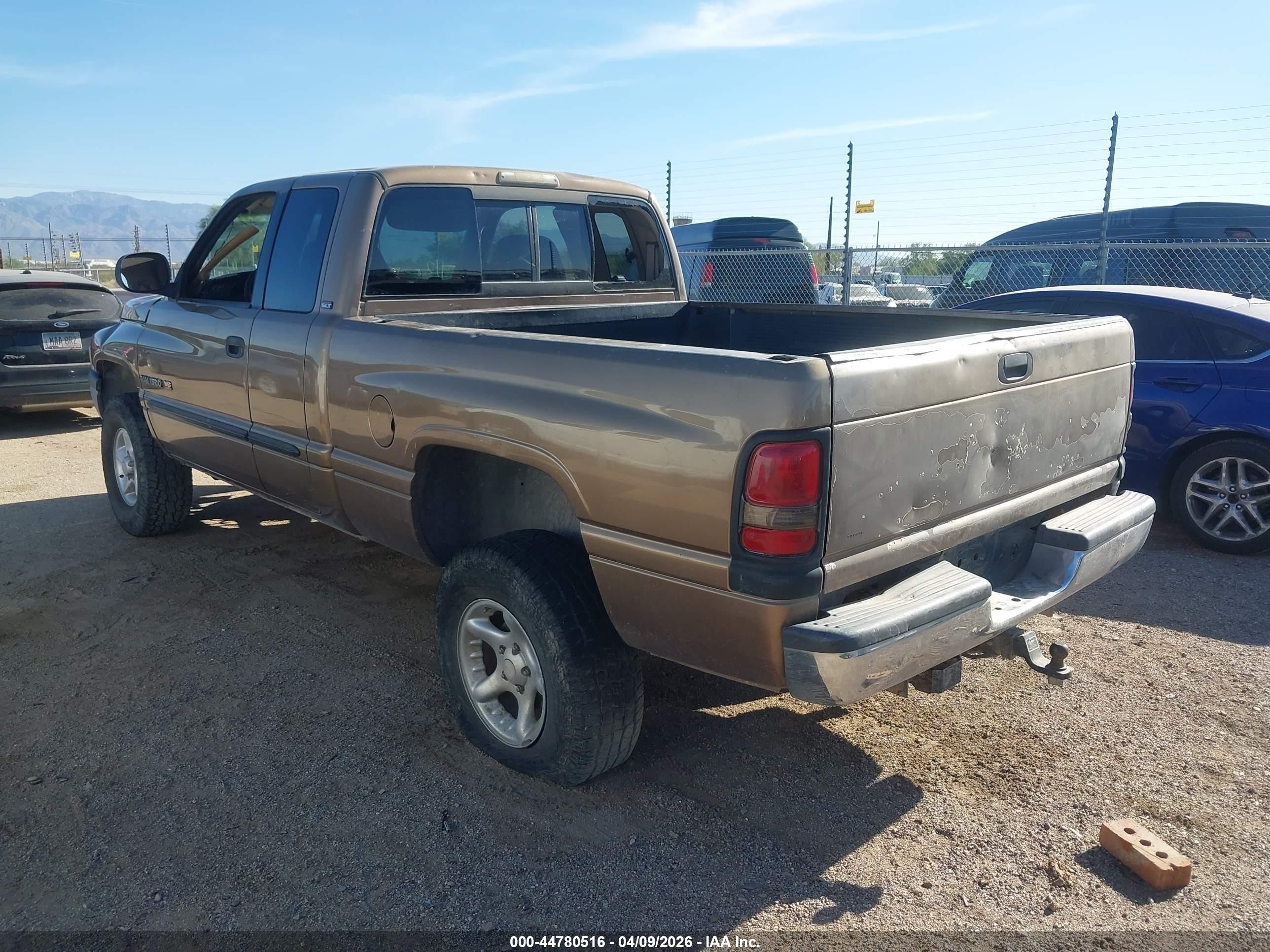 2001 Dodge Ram 1500 St Gold vin: 3B7HF13Z01G747032