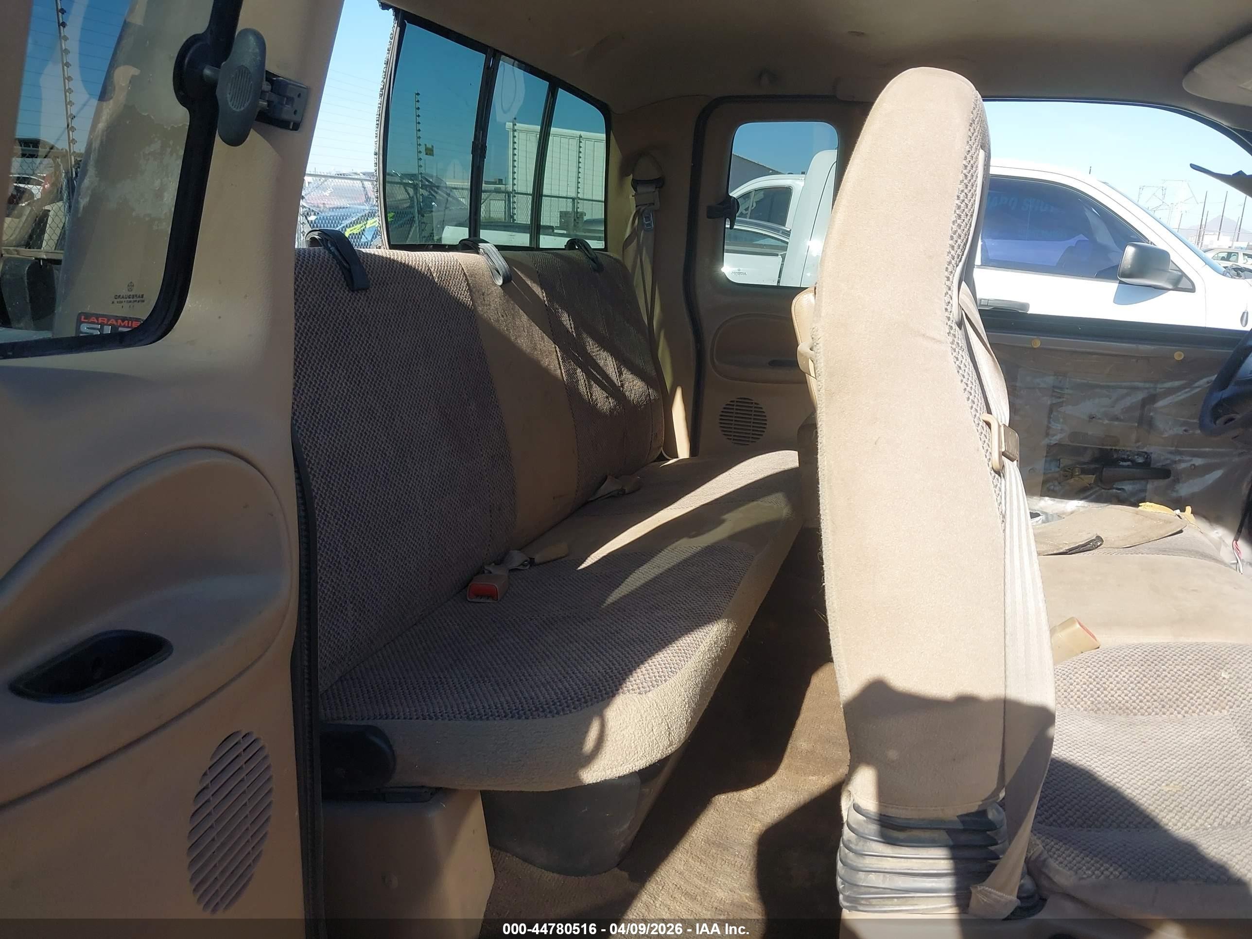 2001 Dodge Ram 1500 St Gold vin: 3B7HF13Z01G747032
