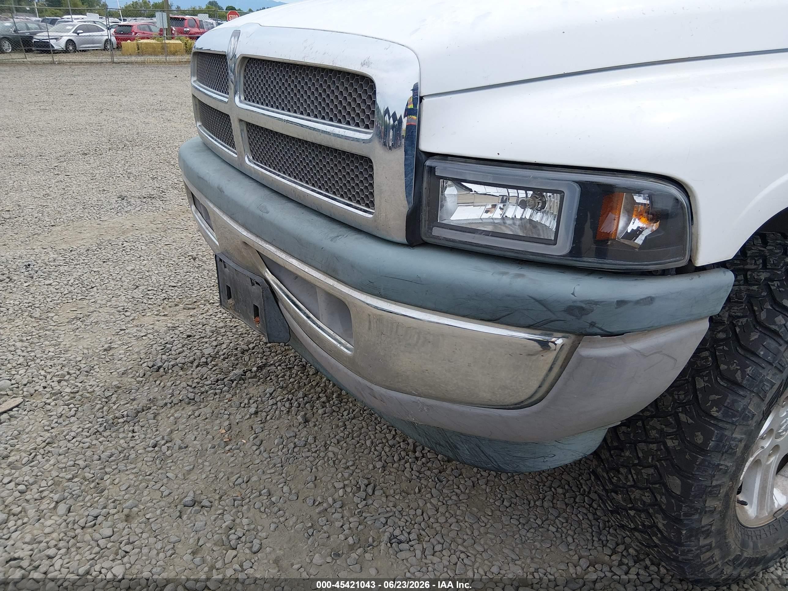1999 Dodge Ram 1500 St White vin: 3B7HF13Z1XG132403