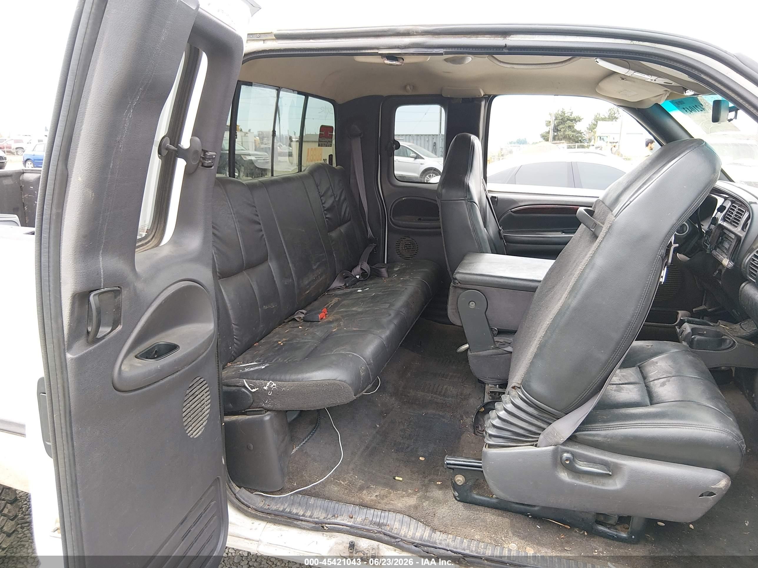 1999 Dodge Ram 1500 St White vin: 3B7HF13Z1XG132403
