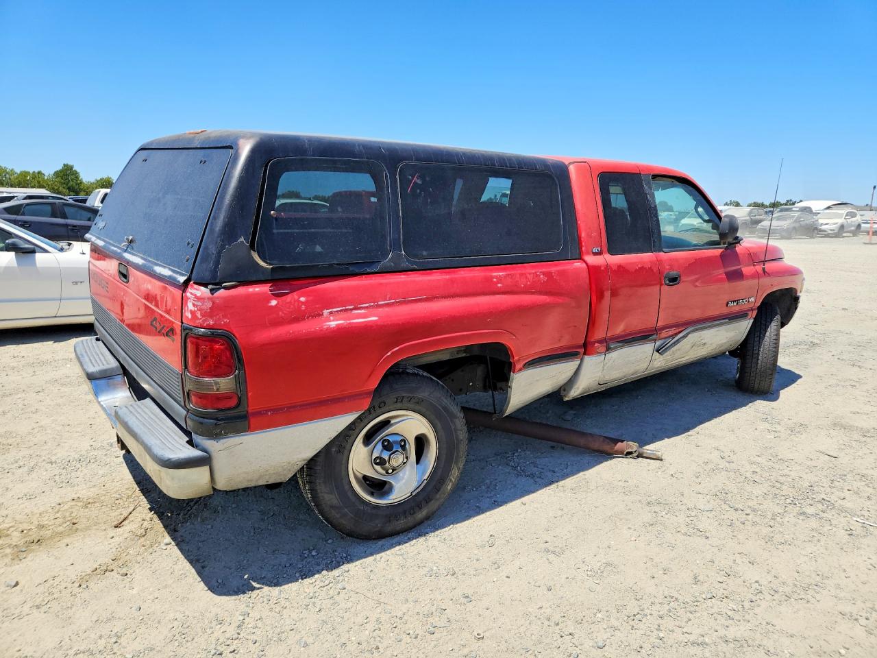 1998 Dodge Ram 1500 Red vin: 3B7HF13Z2WG188252