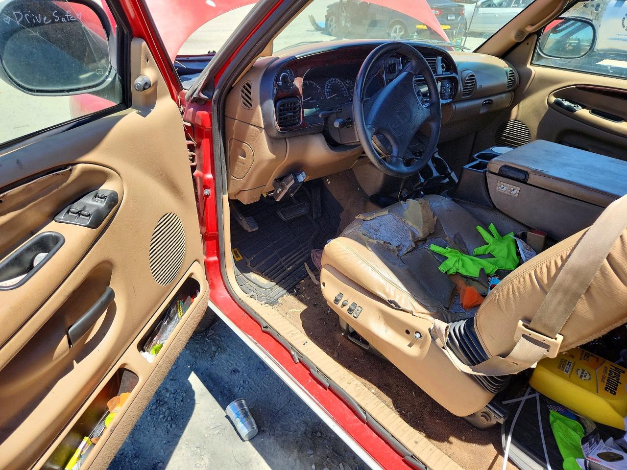1998 Dodge Ram 1500 Red vin: 3B7HF13Z2WG188252