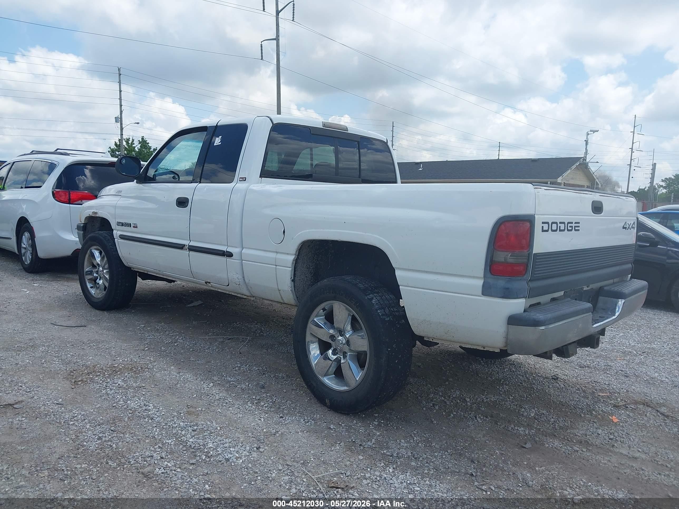 2000 Dodge Ram 1500 St Белый vin: 3B7HF13Z2YG133450