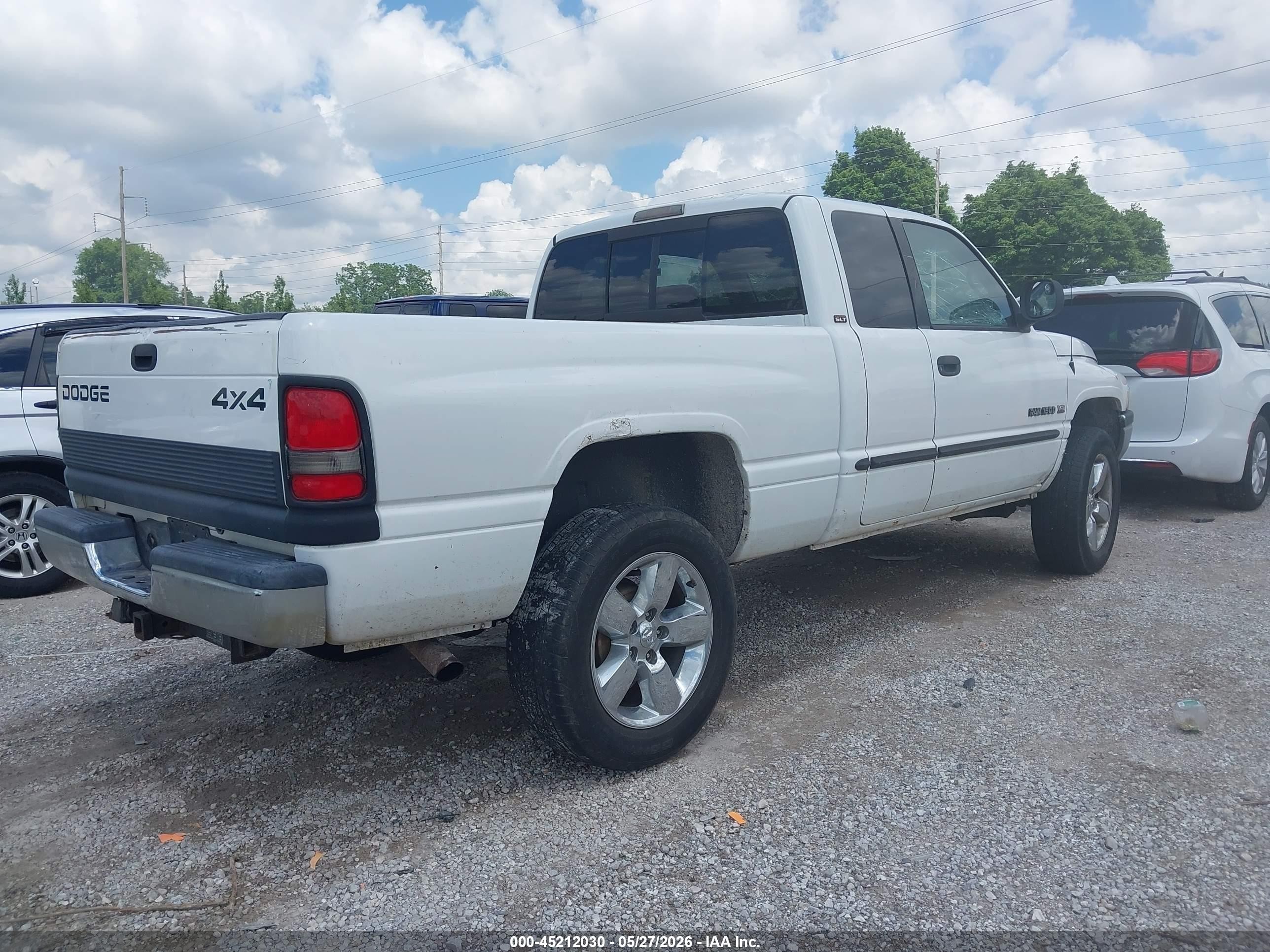 2000 Dodge Ram 1500 St Белый vin: 3B7HF13Z2YG133450