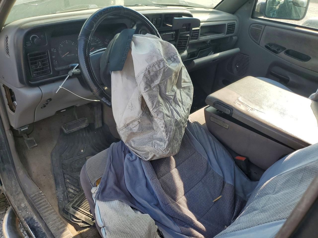 1996 Dodge Ram 1500 Gray vin: 3B7HF13Z5TG169352