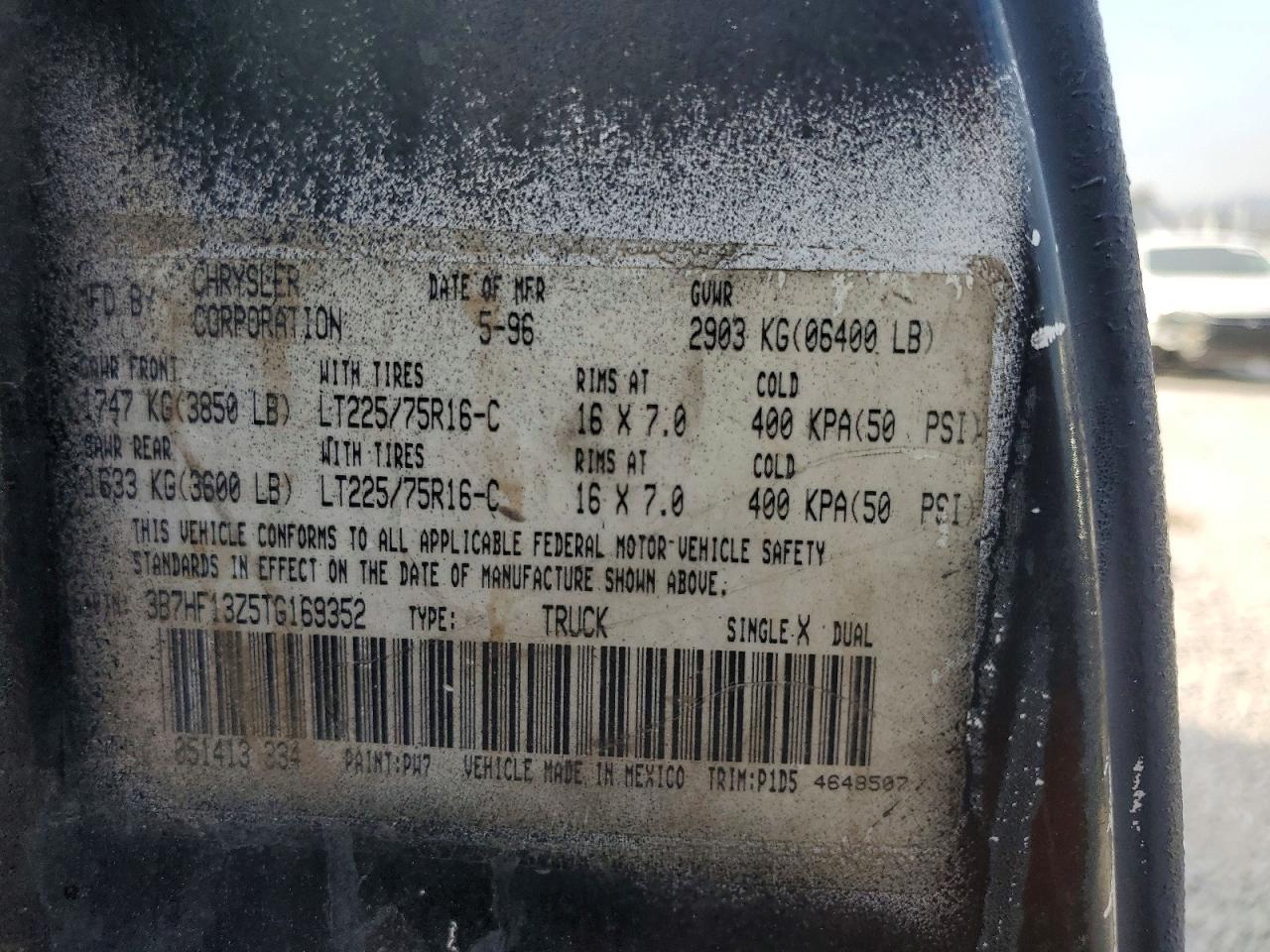 1996 Dodge Ram 1500 Gray vin: 3B7HF13Z5TG169352