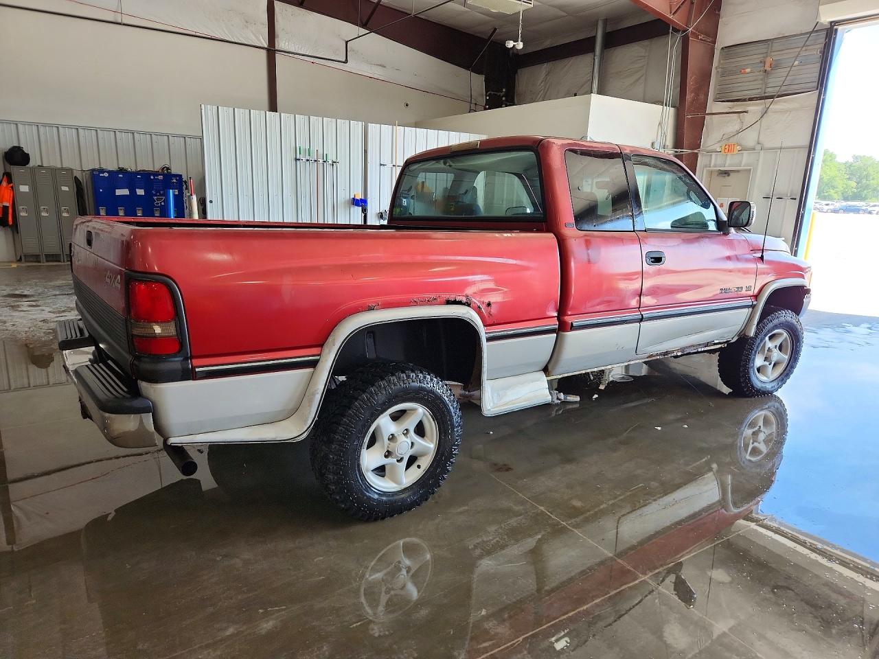 1997 Dodge Ram 1500 Maroon vin: 3B7HF13Z6VG702697