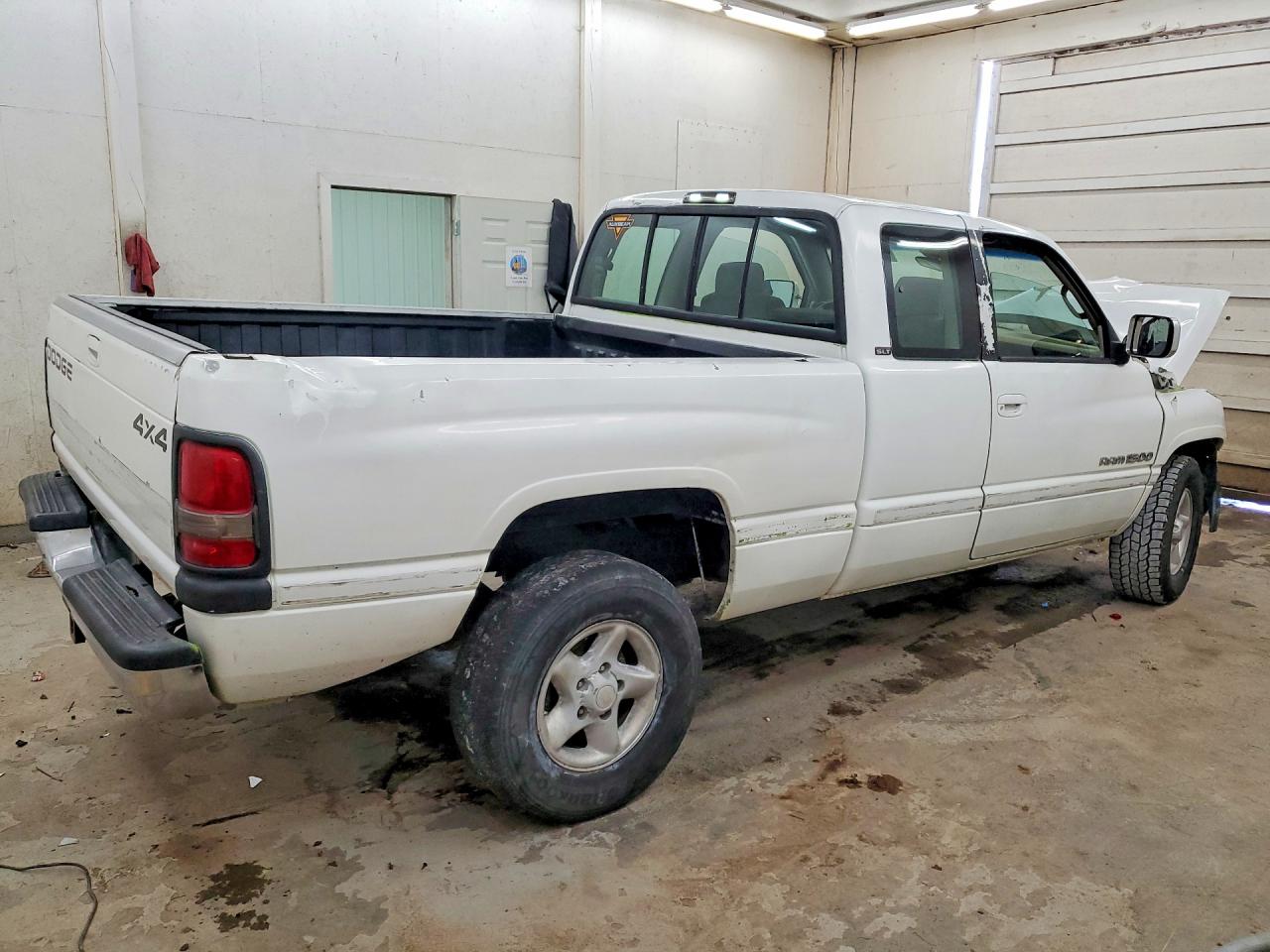 1996 Dodge Ram 1500 White vin: 3B7HF13Z7TG194639