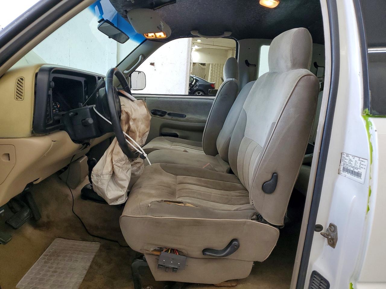 1996 Dodge Ram 1500 White vin: 3B7HF13Z7TG194639