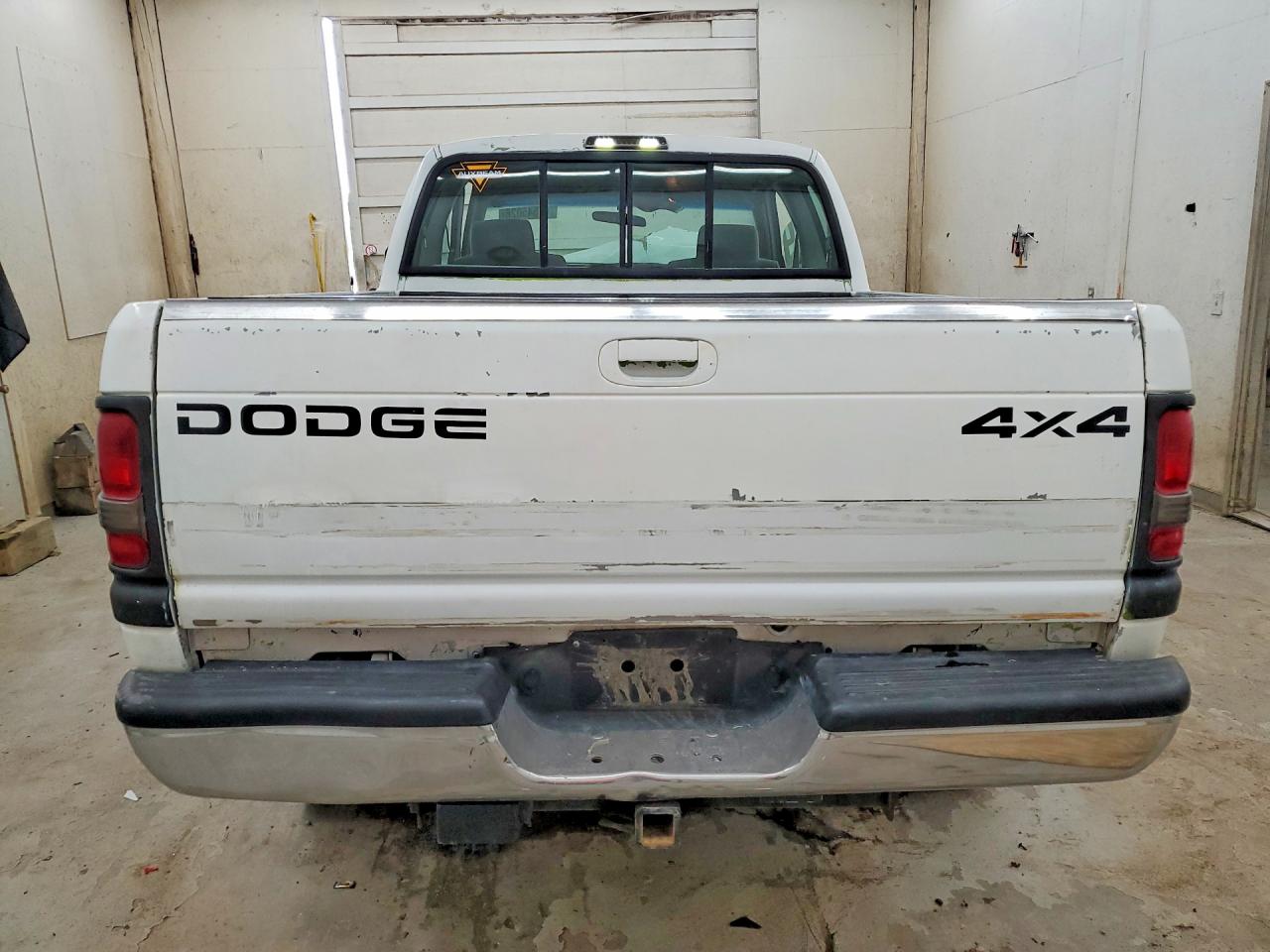 1996 Dodge Ram 1500 White vin: 3B7HF13Z7TG194639