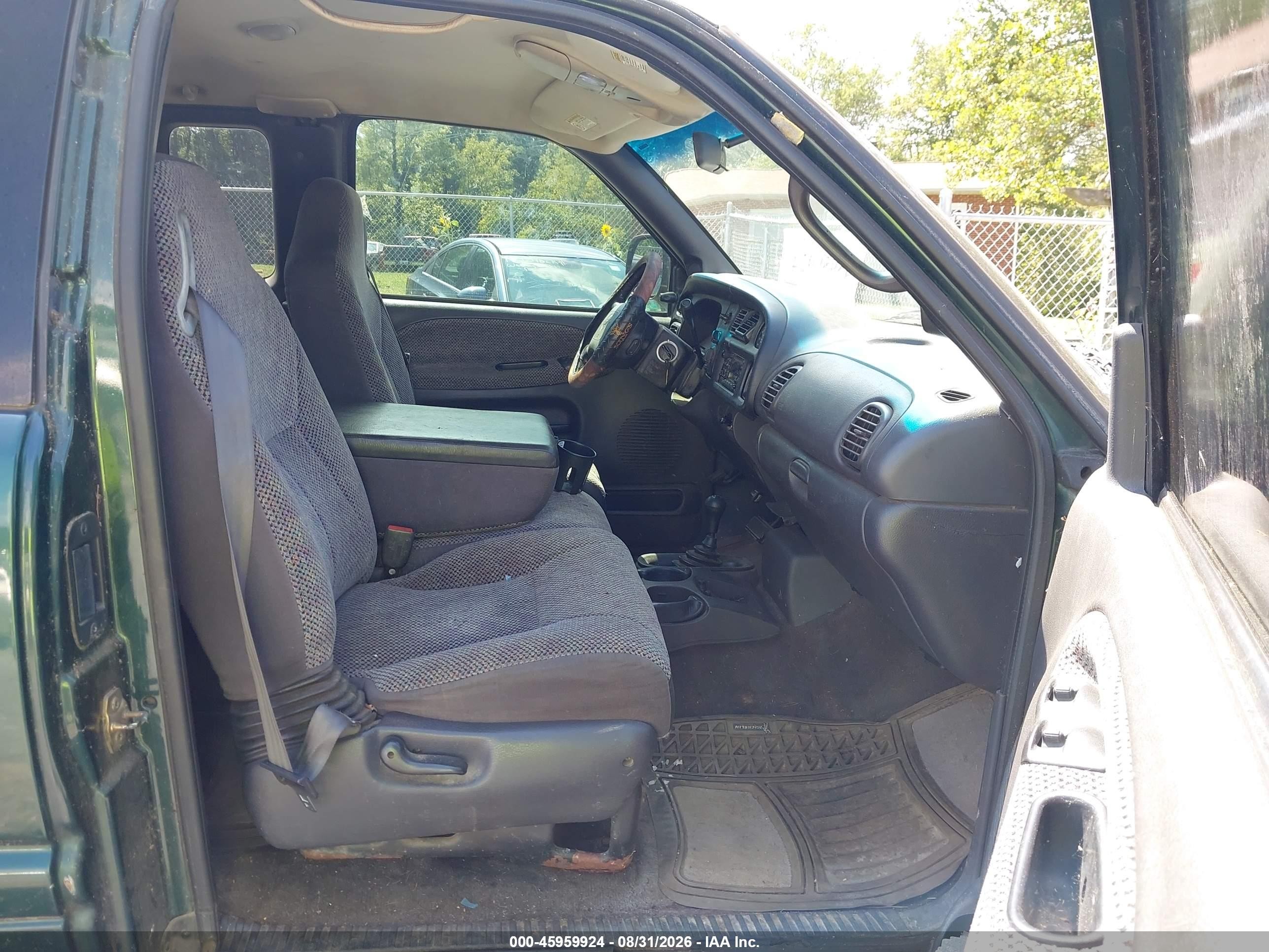 2000 Dodge Ram 1500 St Green vin: 3B7HF13Z7YM220908