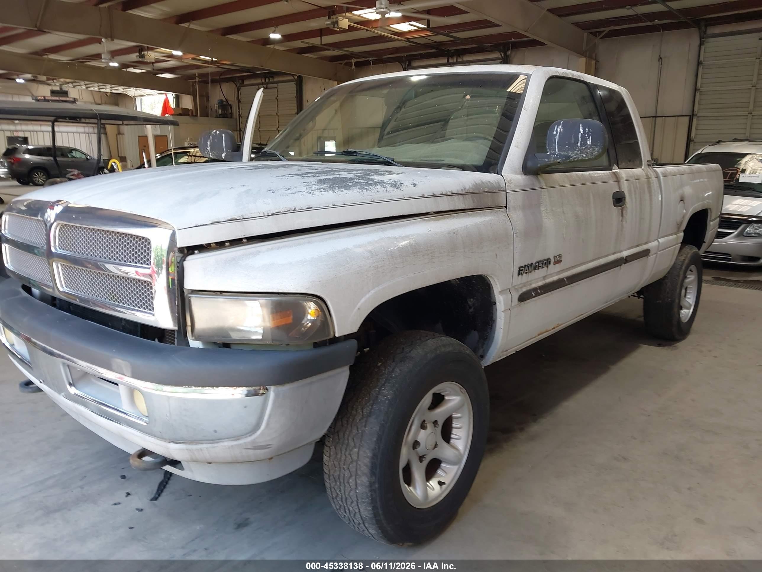 2001 Dodge Ram 1500 St Белый vin: 3B7HF13Z81G712531