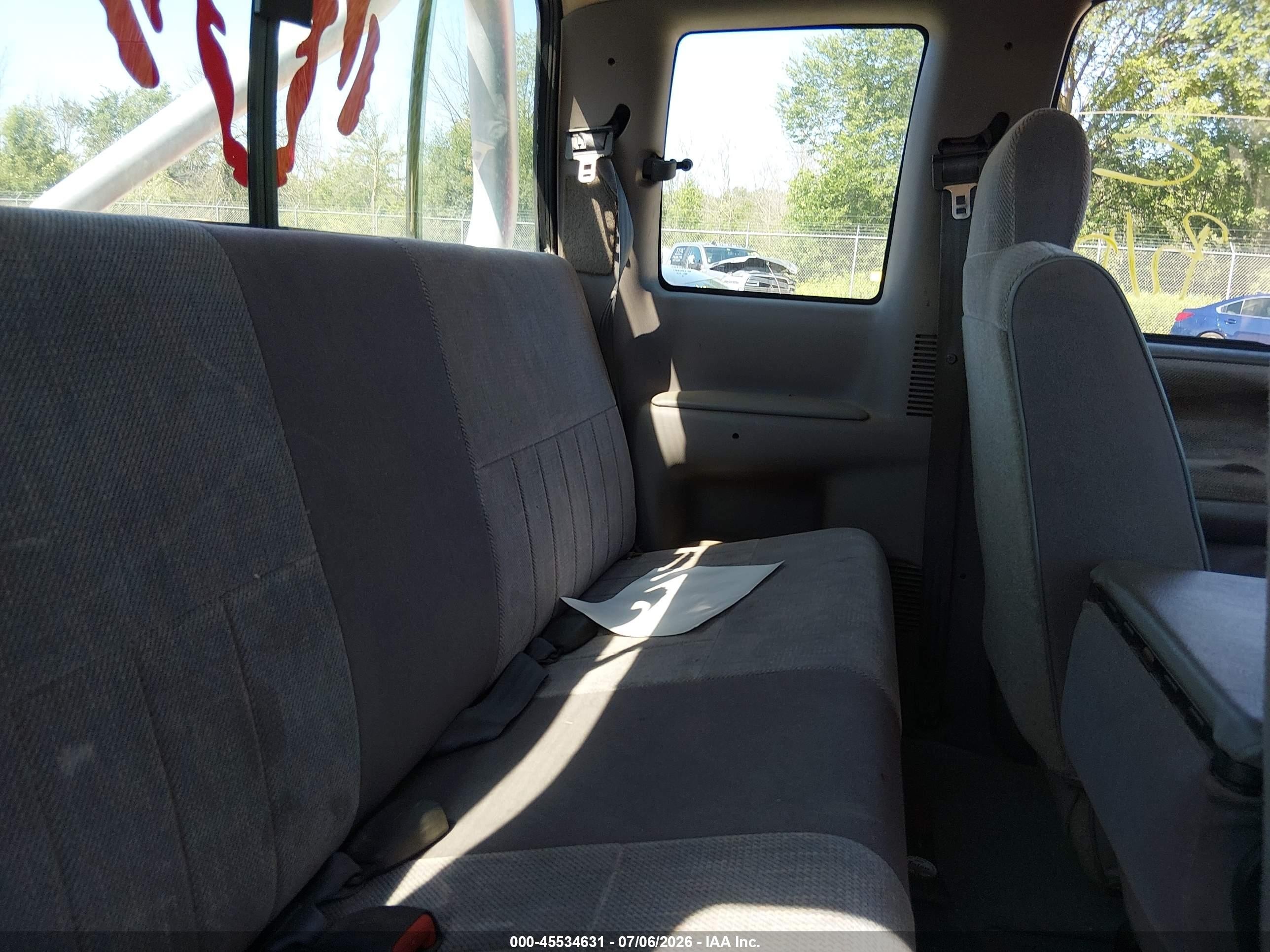 1996 Dodge Ram 1500   Silver vin: 3B7HF13Z9TG159858