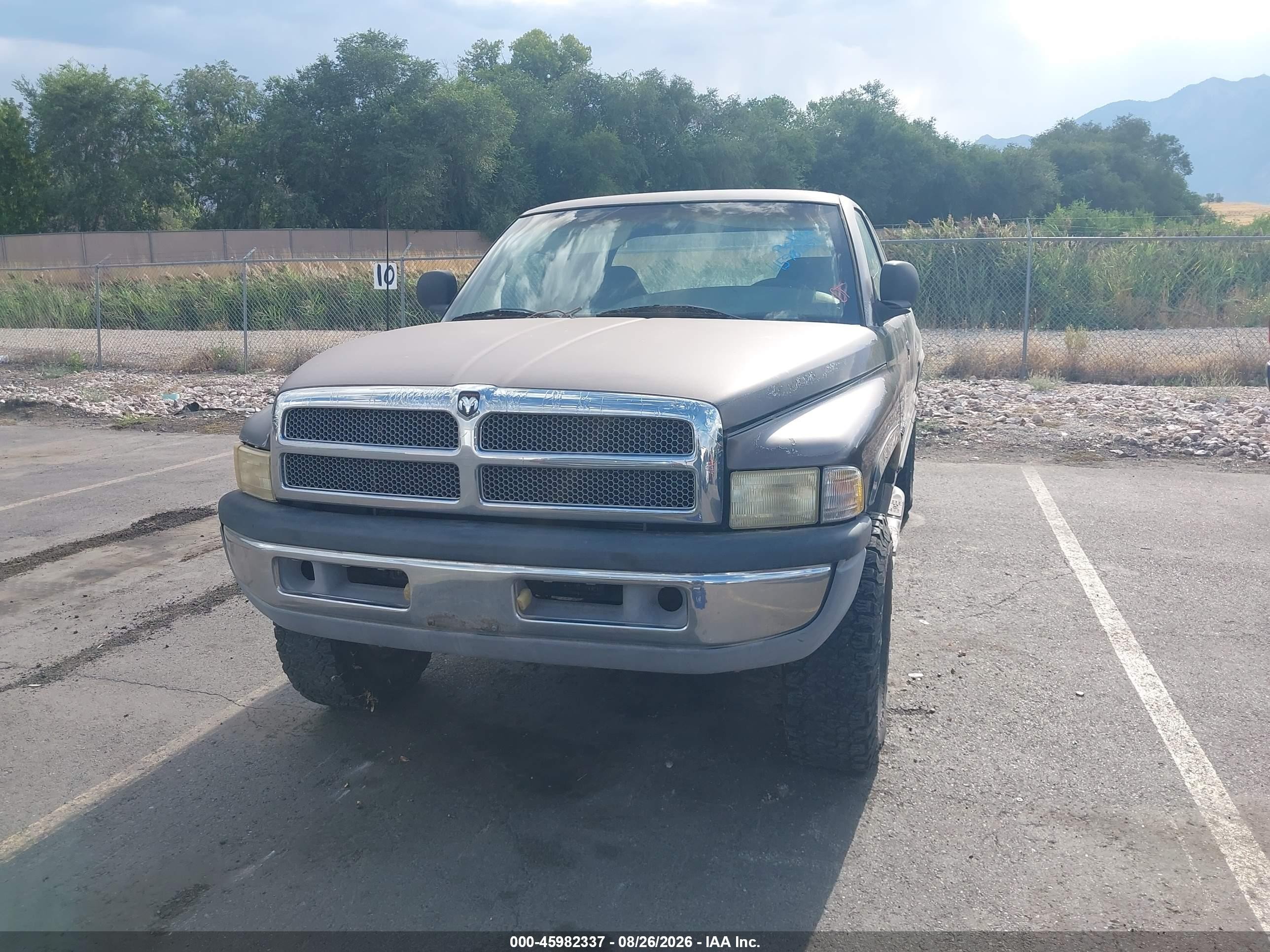 1998 Dodge Ram 1500 St Коричневый vin: 3B7HF13ZXWG200633