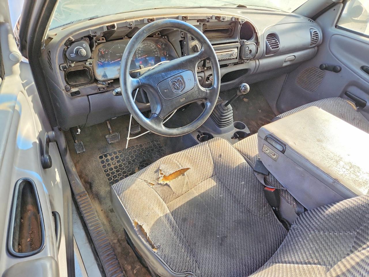 1998 Dodge Ram 2500 White vin: 3B7KC22D7WG155872