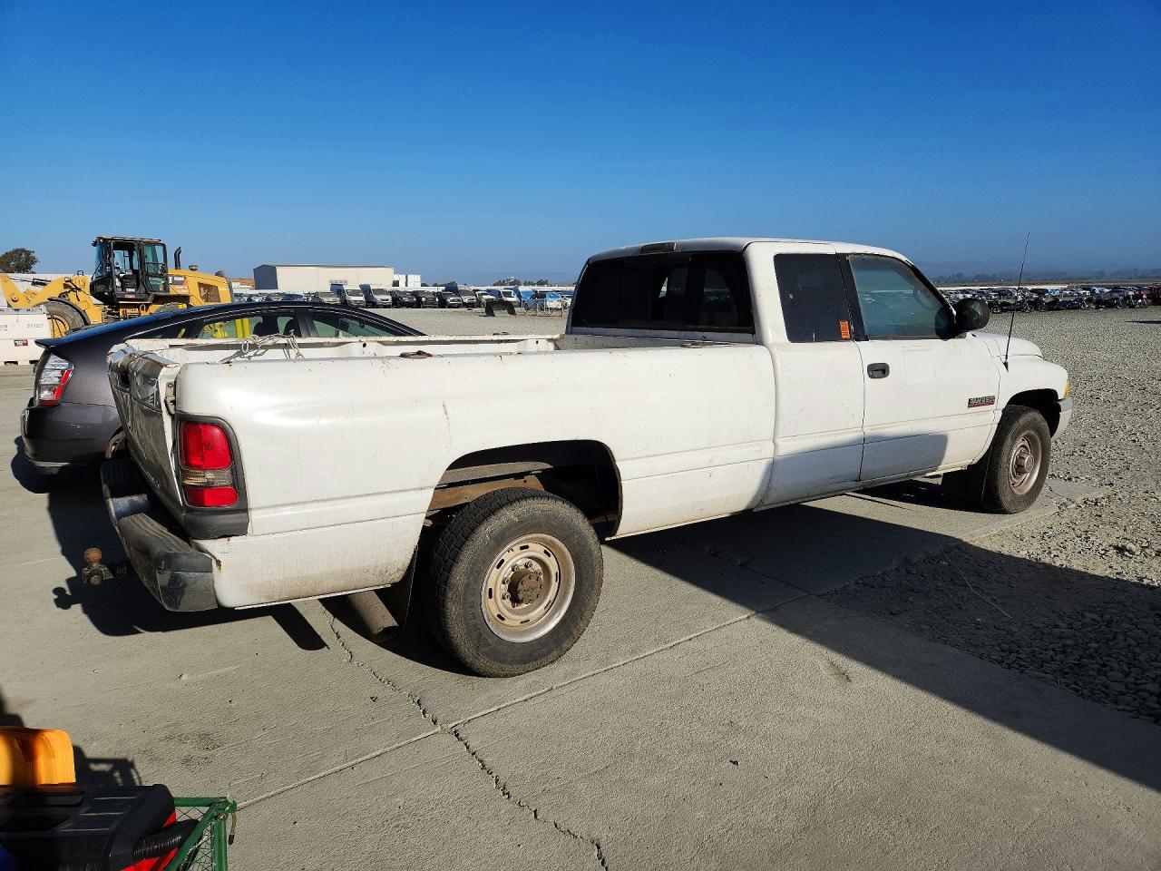 1998 Dodge Ram 2500 White vin: 3B7KC22D7WG155872