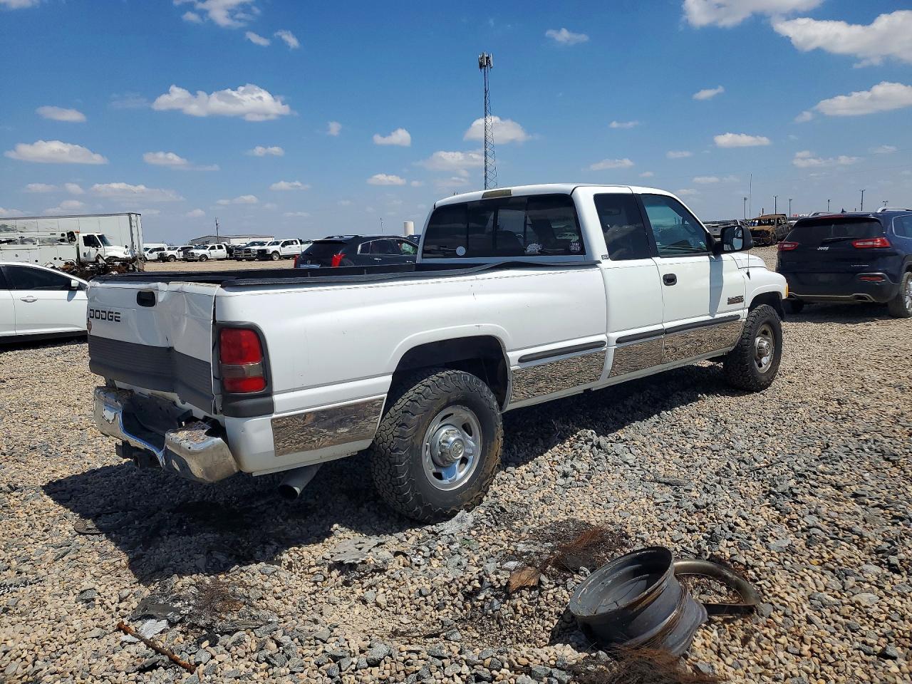 1998 Dodge Ram 2500 White vin: 3B7KC22D9WG103367