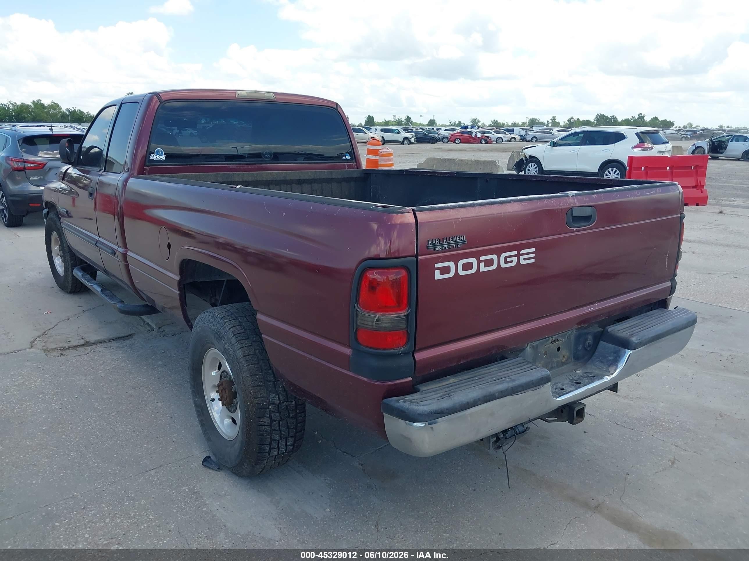 2001 Dodge Ram 2500 St Красный vin: 3B7KC23641G749649
