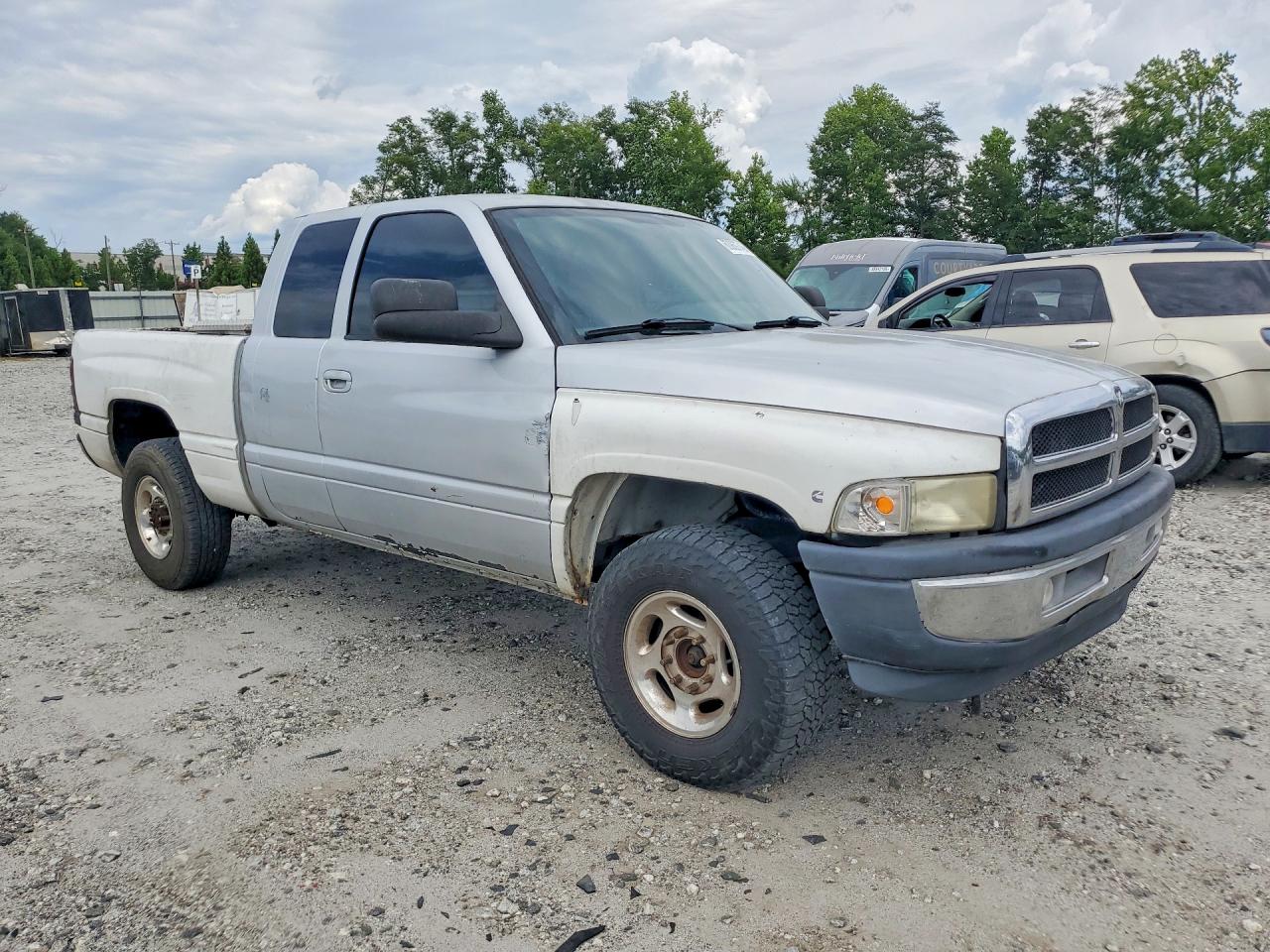 2002 Dodg Ram Silver vin: 3B7KC23642M263037