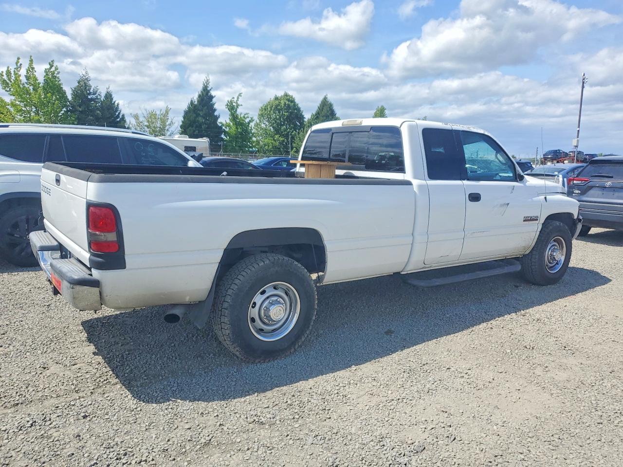 2001 Dodge Ram 2500 White vin: 3B7KC23671G813201