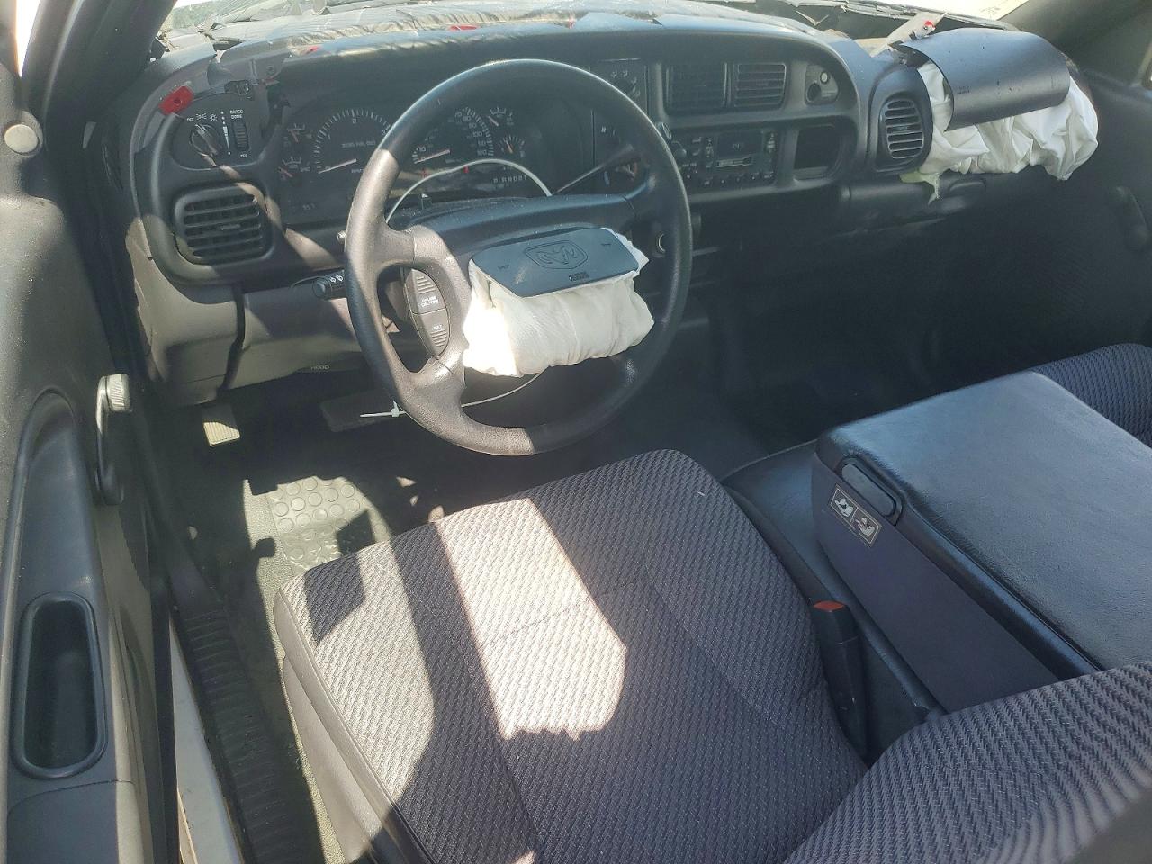2001 Dodge Ram 2500 White vin: 3B7KC23671G813201