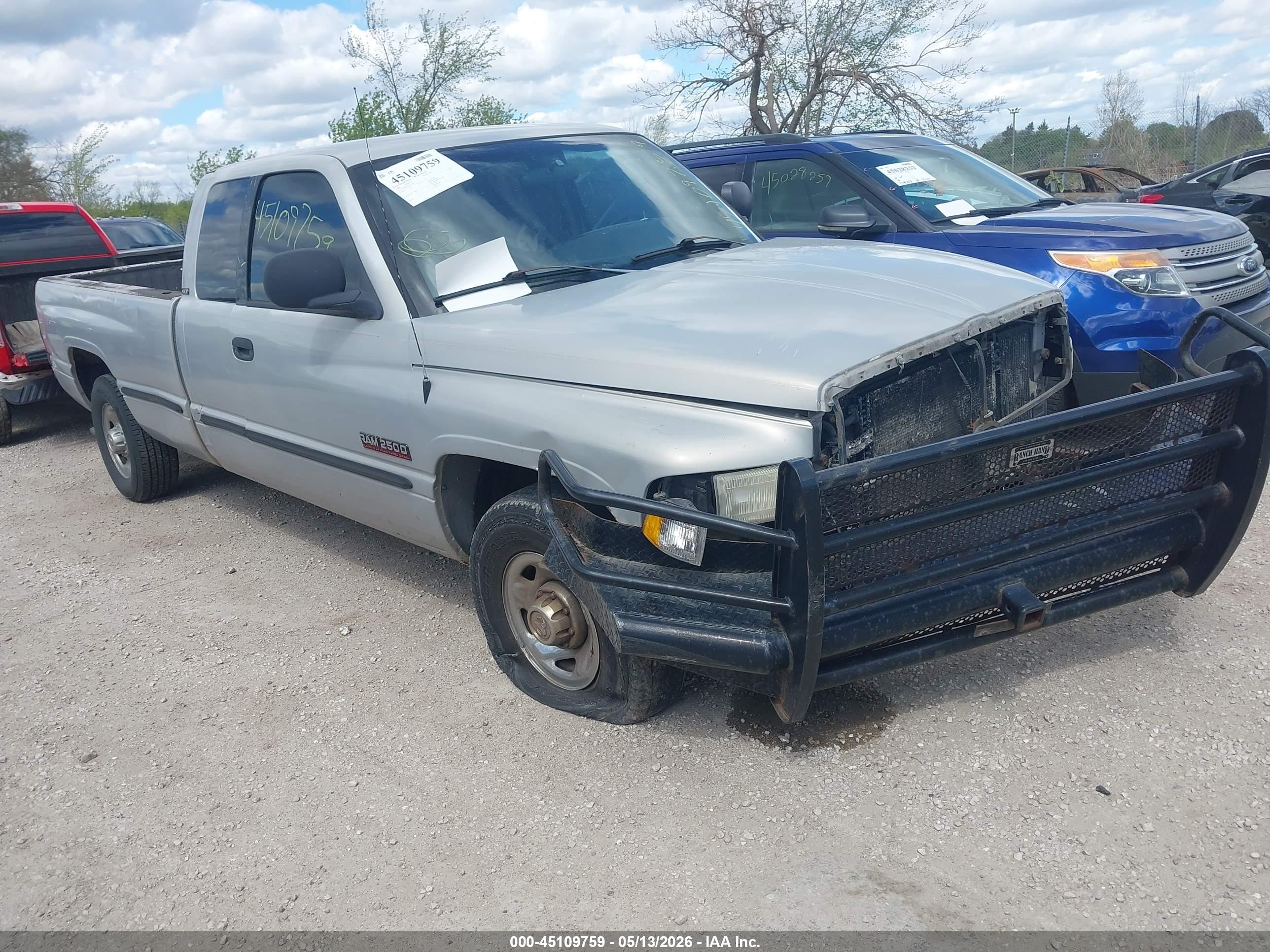 1999 Dodge Ram 2500 St Champagne vin: 3B7KC2367XG184676