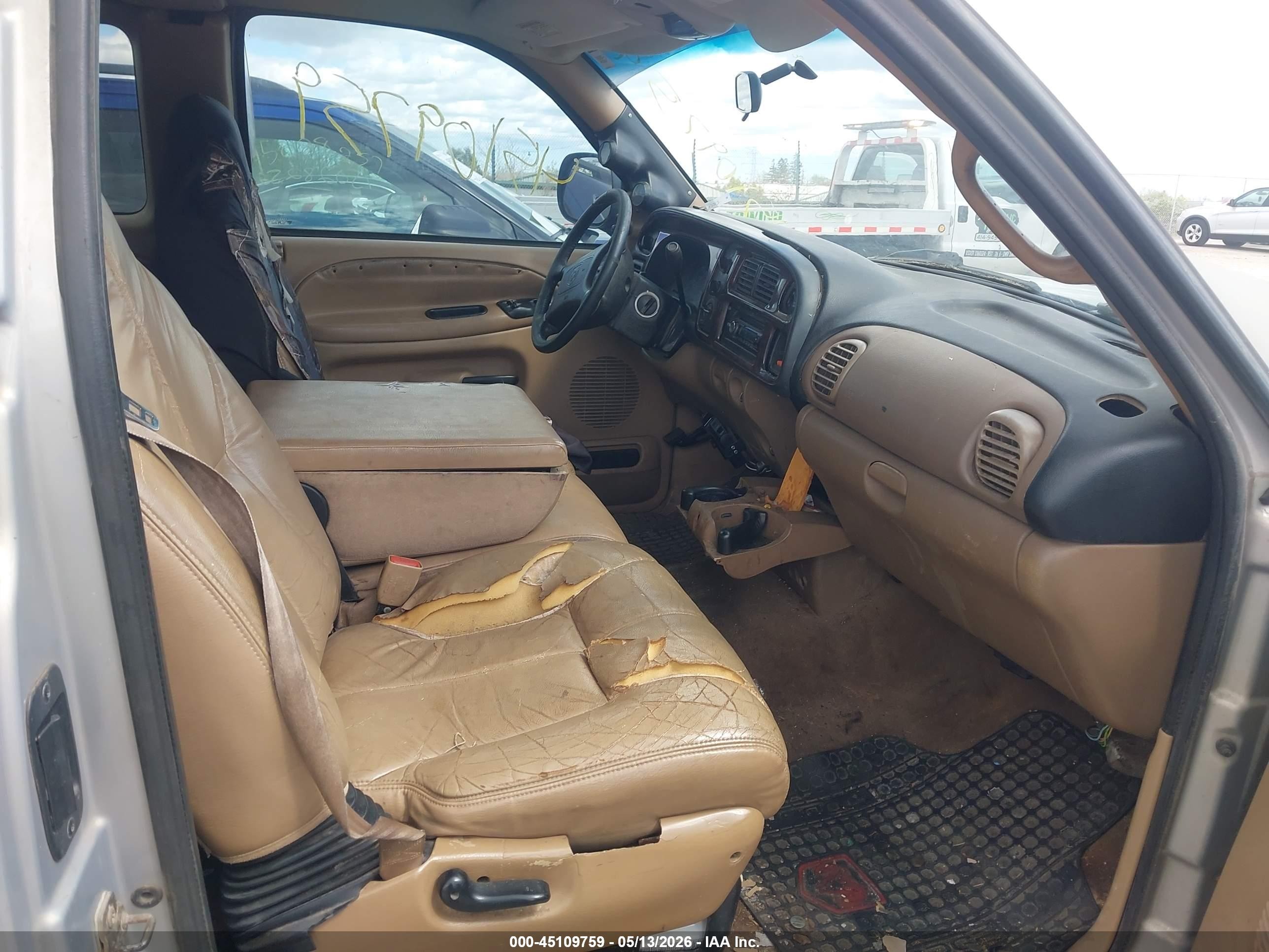 1999 Dodge Ram 2500 St Champagne vin: 3B7KC2367XG184676