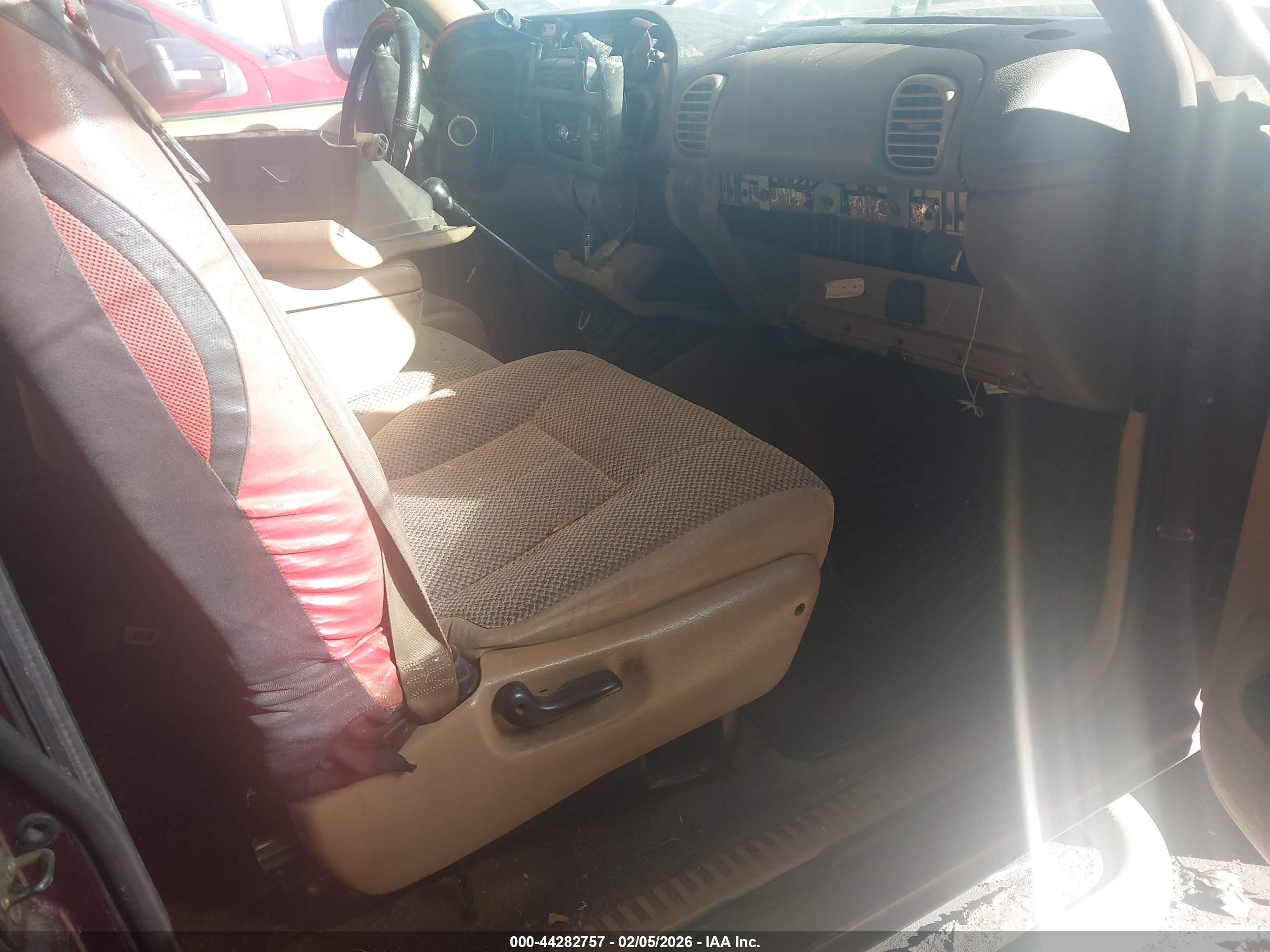 2000 Dodge Ram 2500 St Бордовый vin: 3B7KC2367YG131297