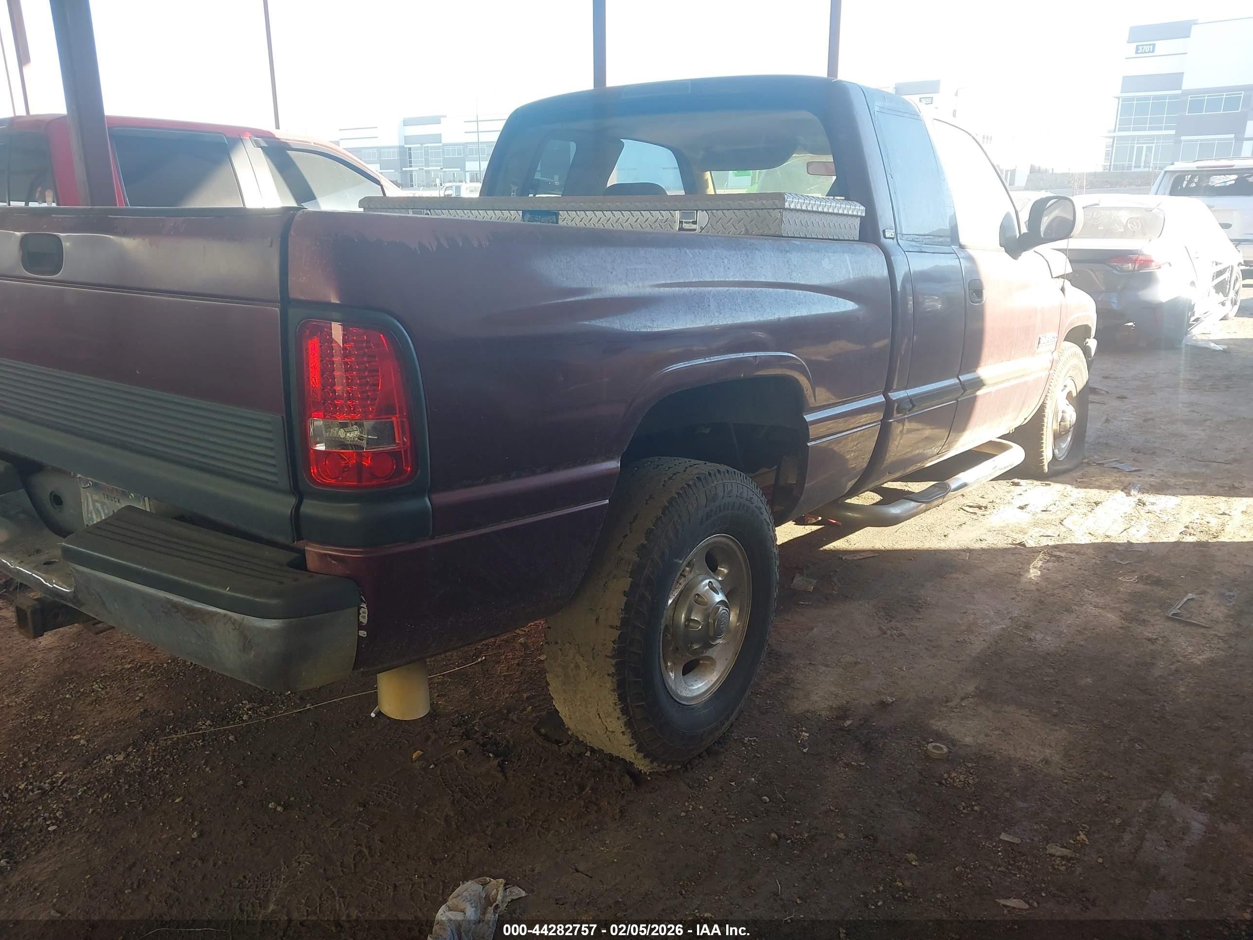 2000 Dodge Ram 2500 St Бордовый vin: 3B7KC2367YG131297