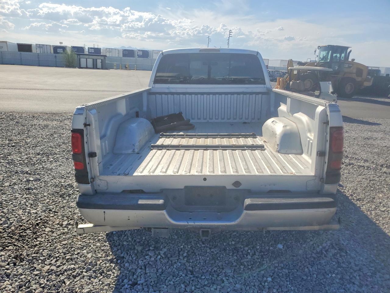 2002 Dodge Ram 2500 Silver vin: 3B7KC23C72M200178