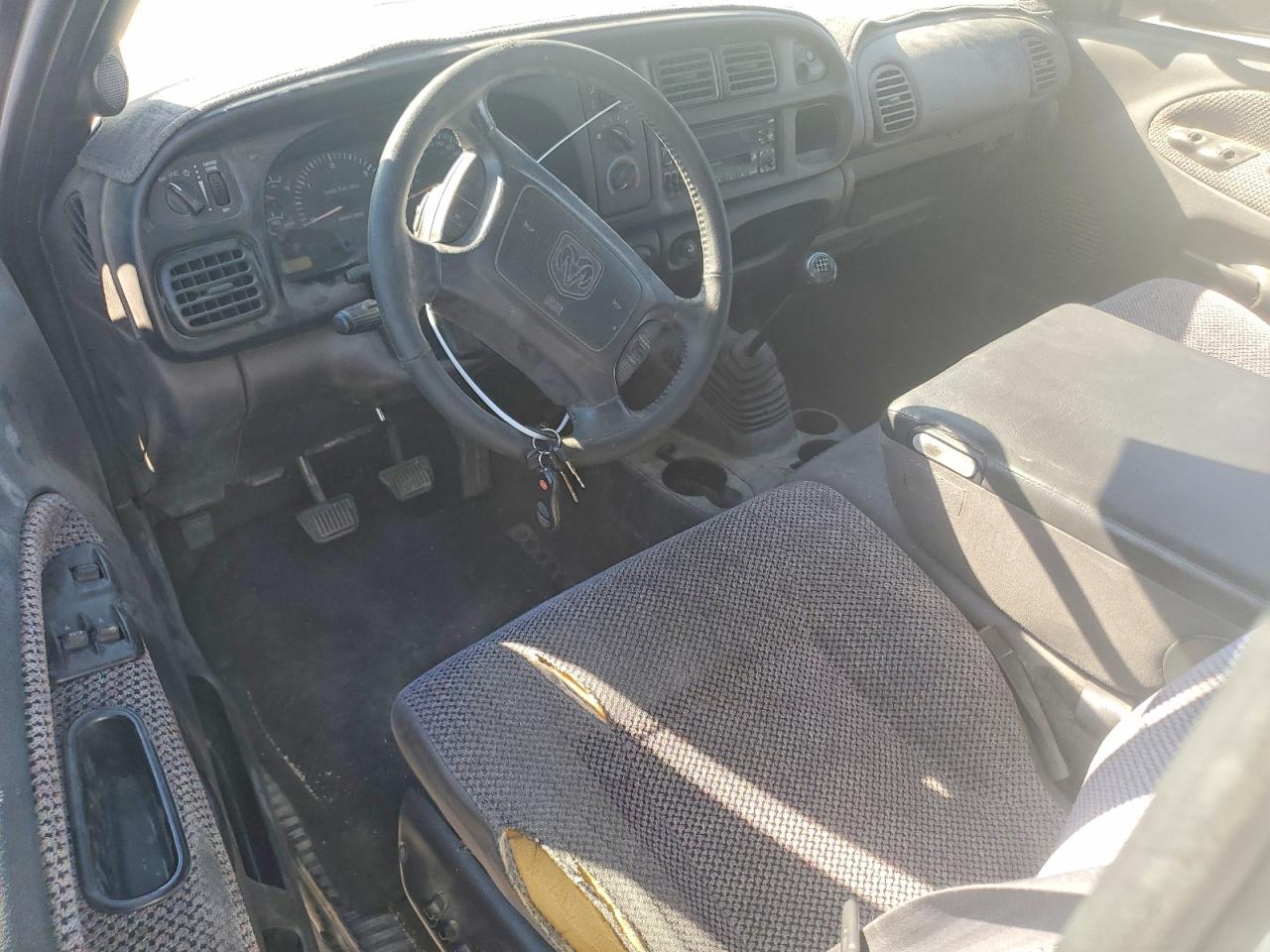 2002 Dodge Ram 2500 Silver vin: 3B7KC23C72M200178
