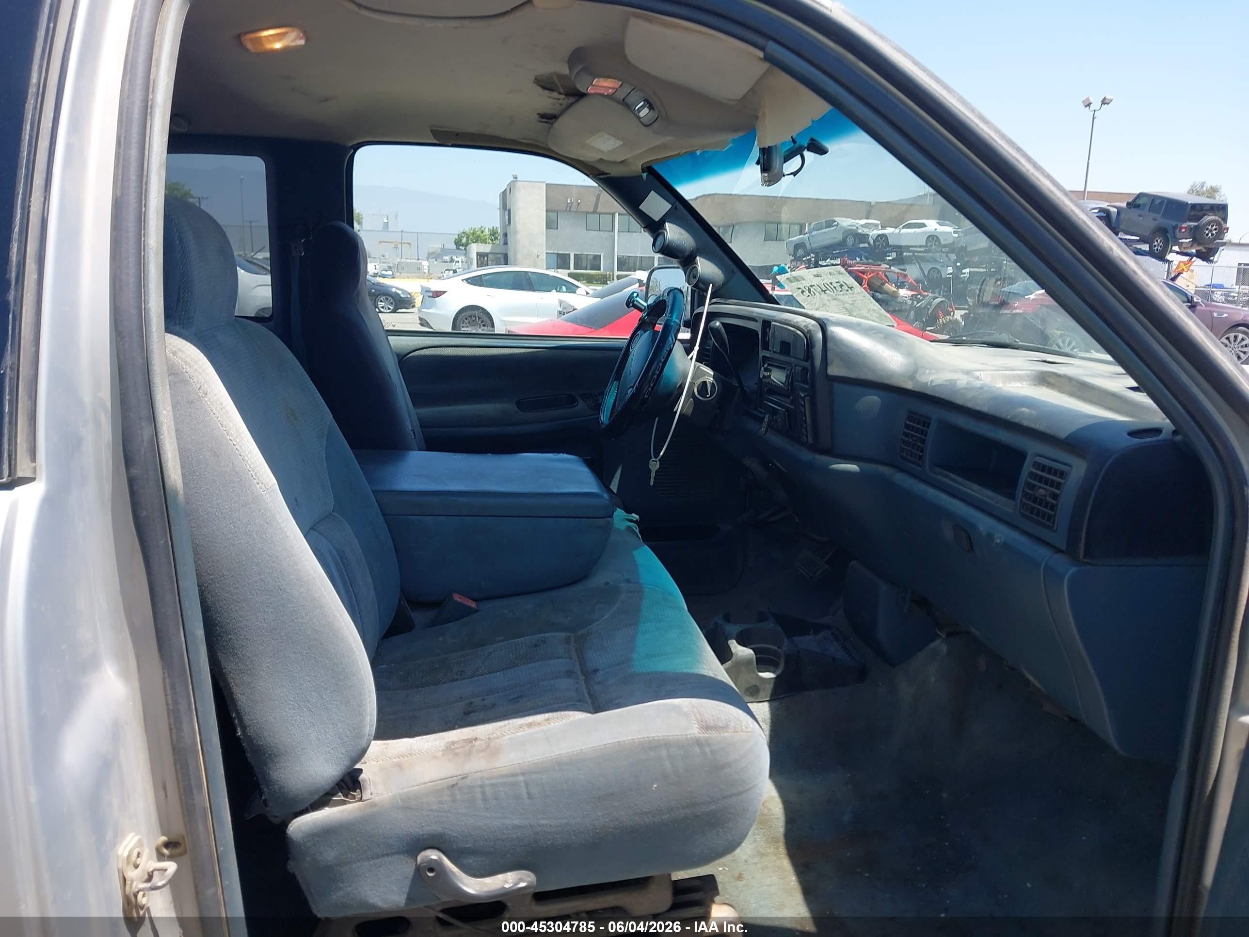 1997 Dodge Ram 2500 St Серебряный vin: 3B7KC23D1VM581796