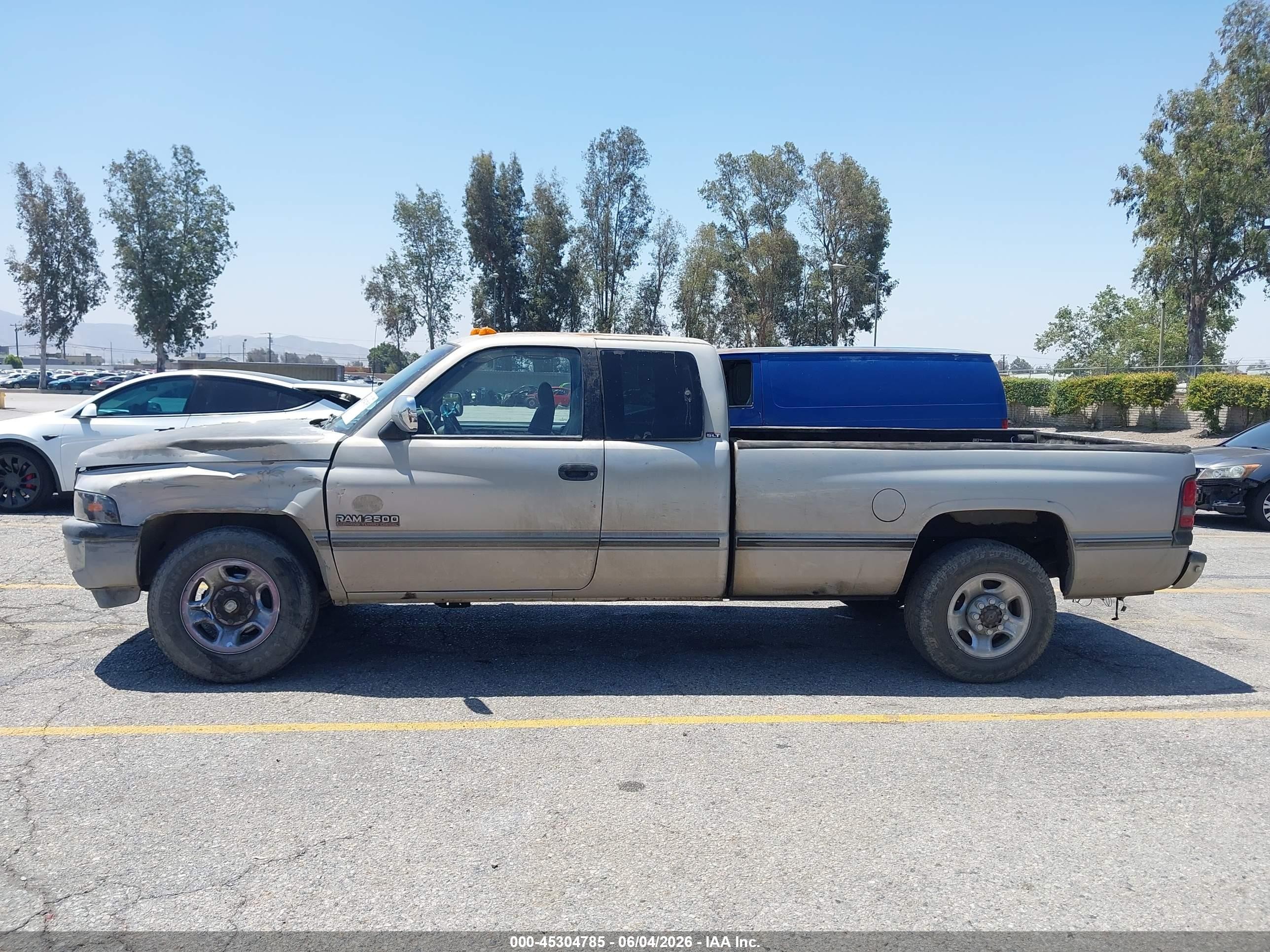 1997 Dodge Ram 2500 St Серебряный vin: 3B7KC23D1VM581796