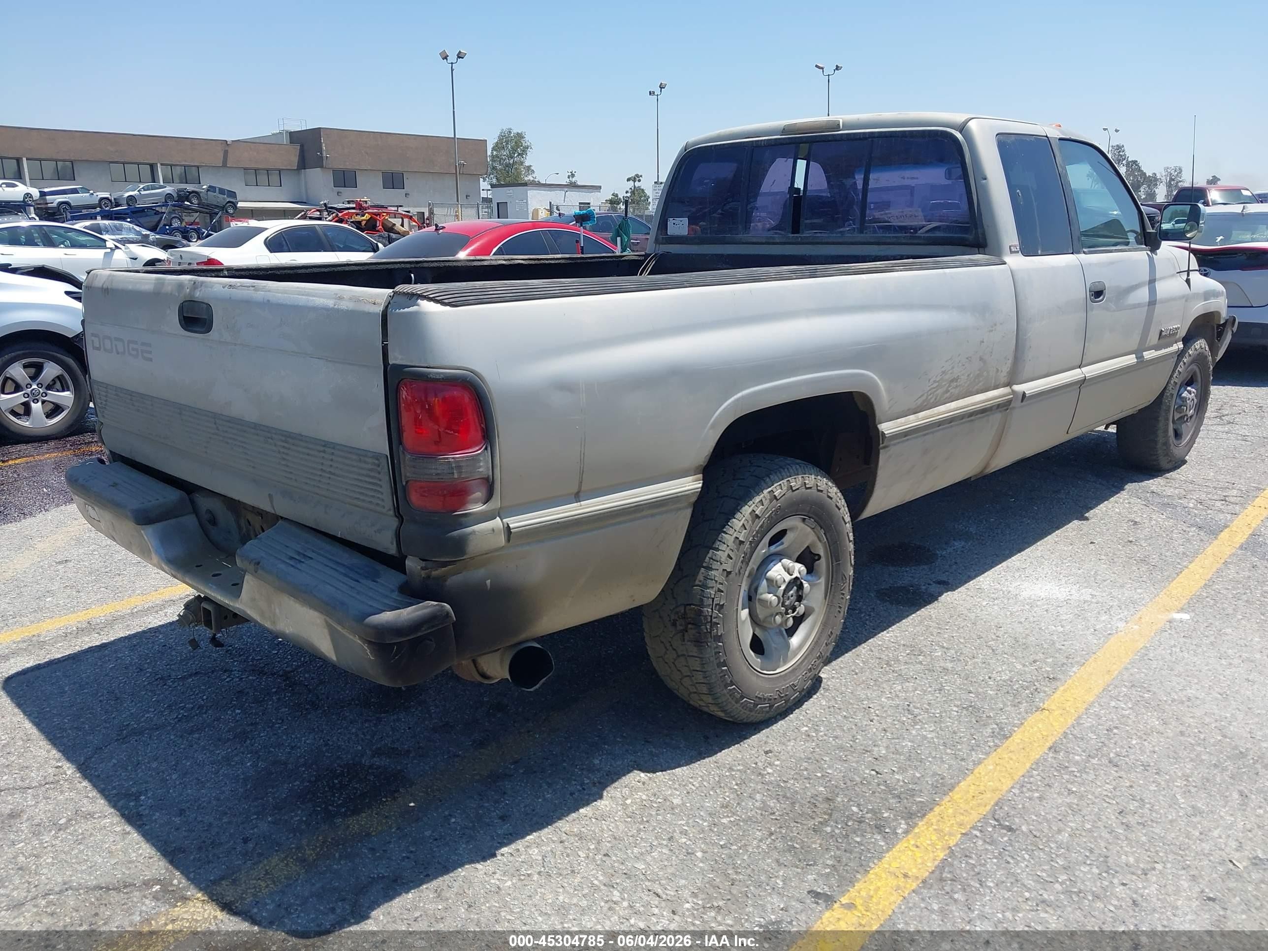 1997 Dodge Ram 2500 St Серебряный vin: 3B7KC23D1VM581796