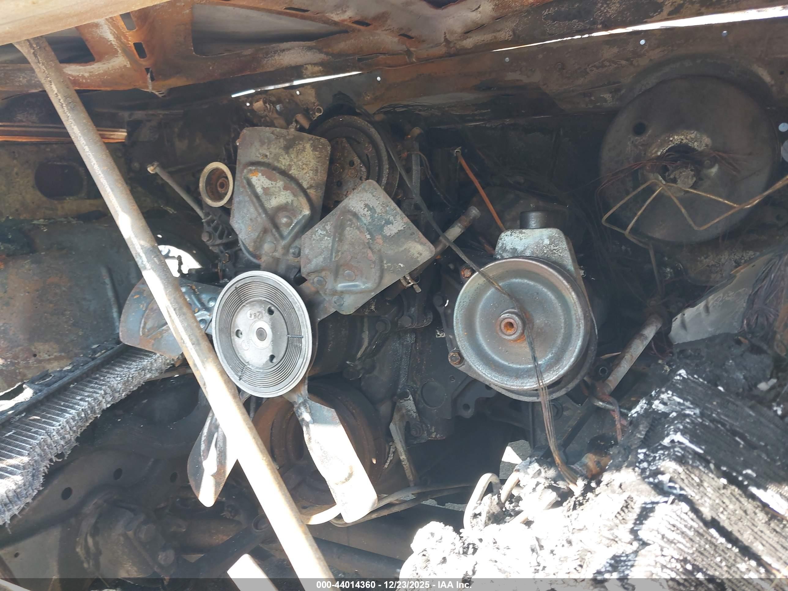 2000 Dodge Ram 2500 St Белый vin: 3B7KC23Z3YG135180