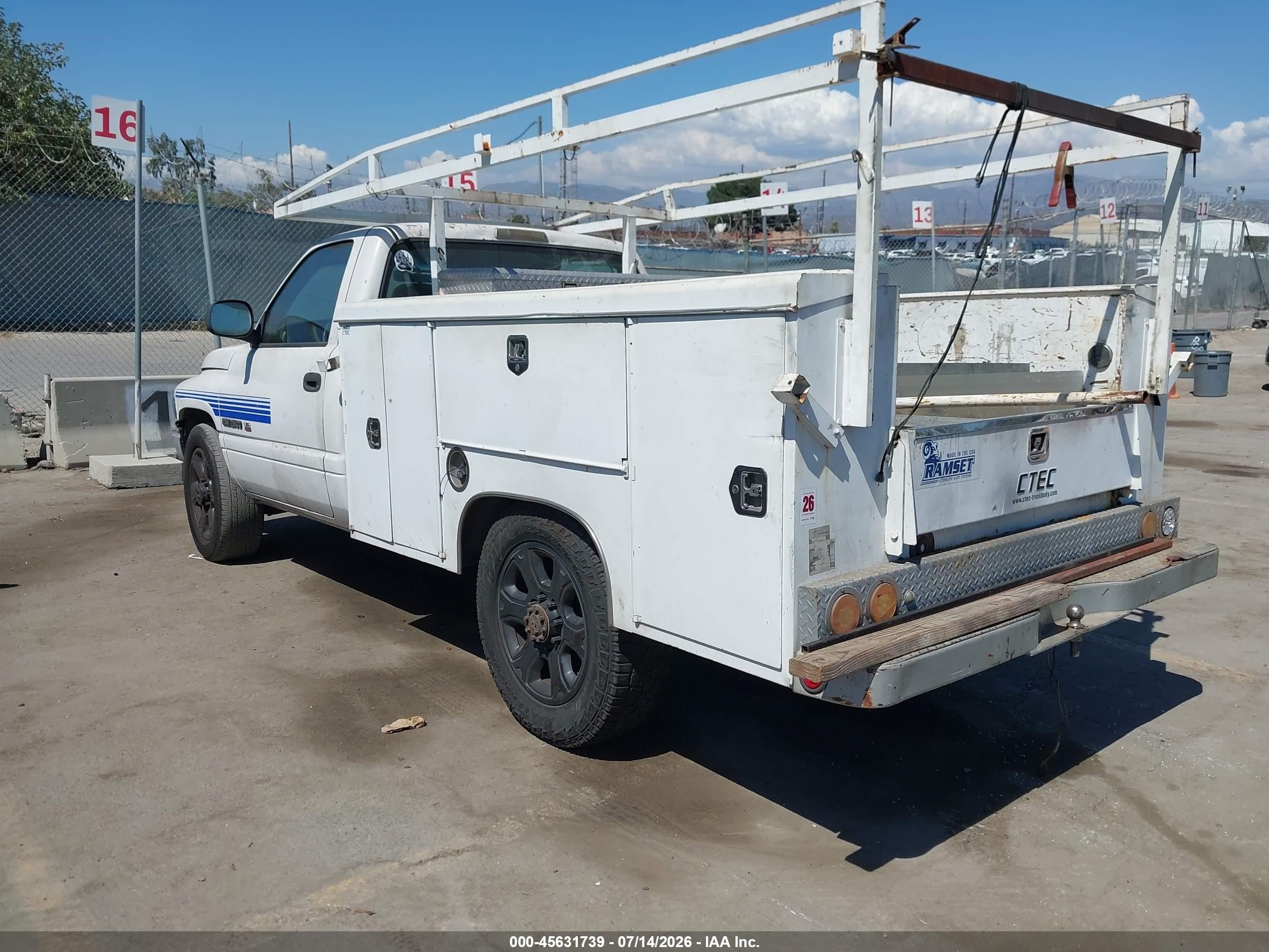2001 Dodge Ram 2500 St White vin: 3B7KC26Z71M530210