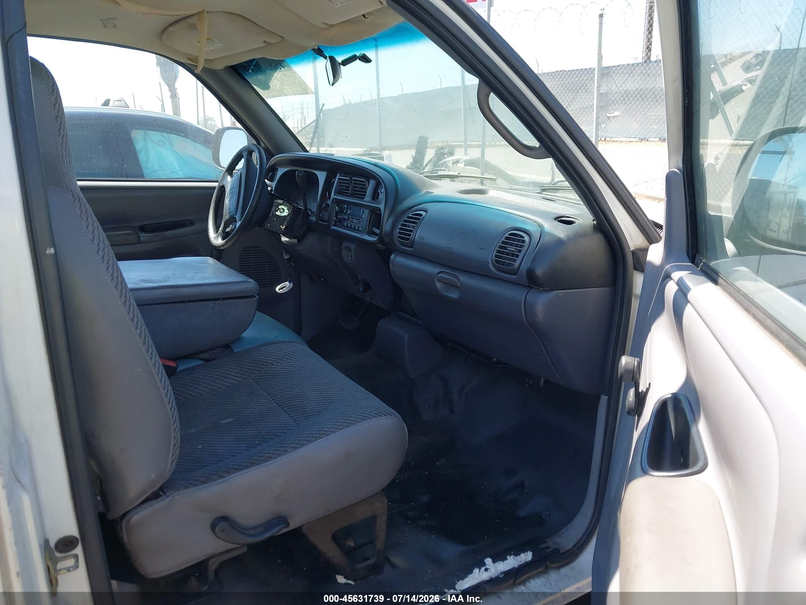2001 Dodge Ram 2500 St White vin: 3B7KC26Z71M530210