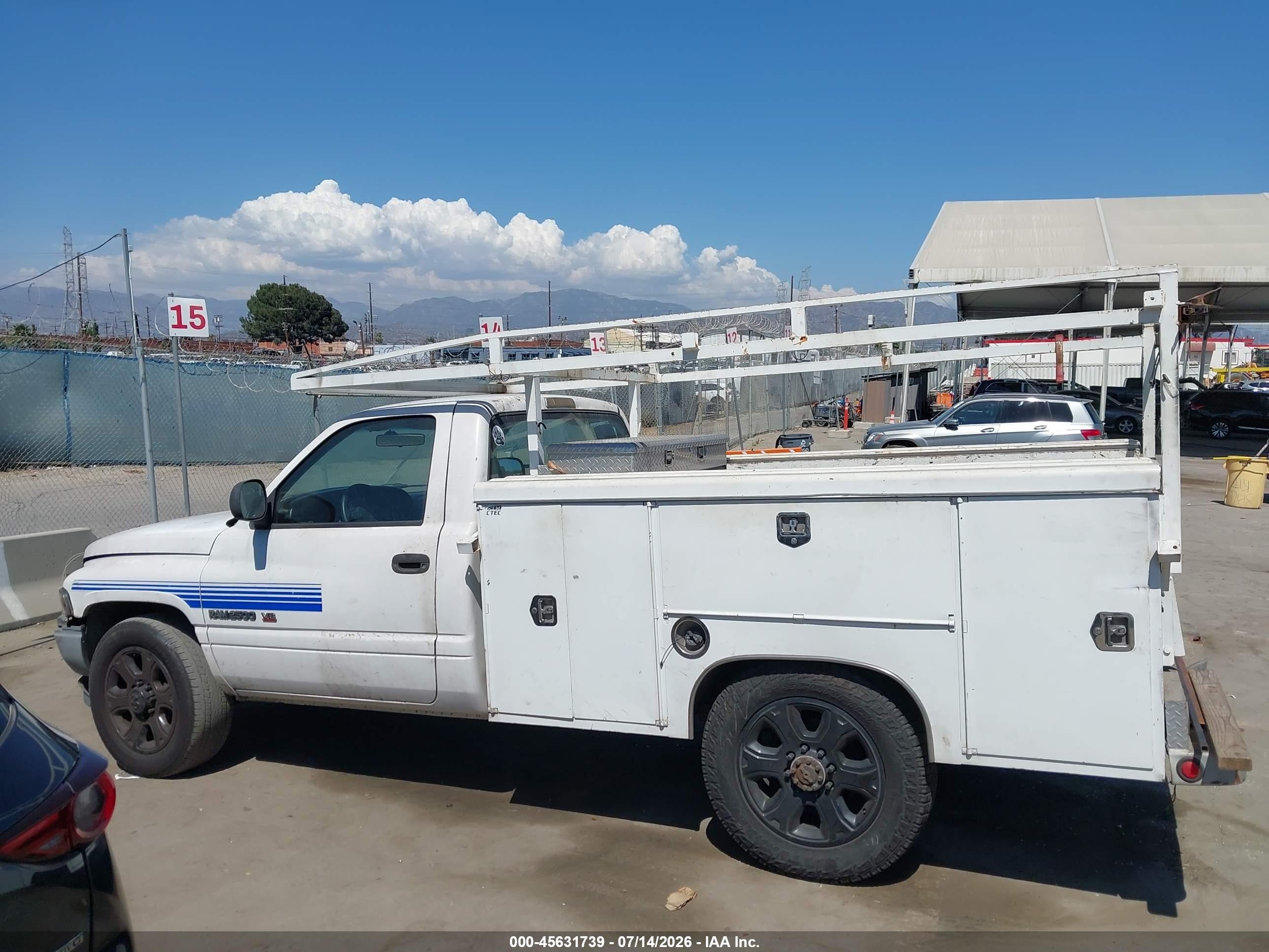 2001 Dodge Ram 2500 St White vin: 3B7KC26Z71M530210