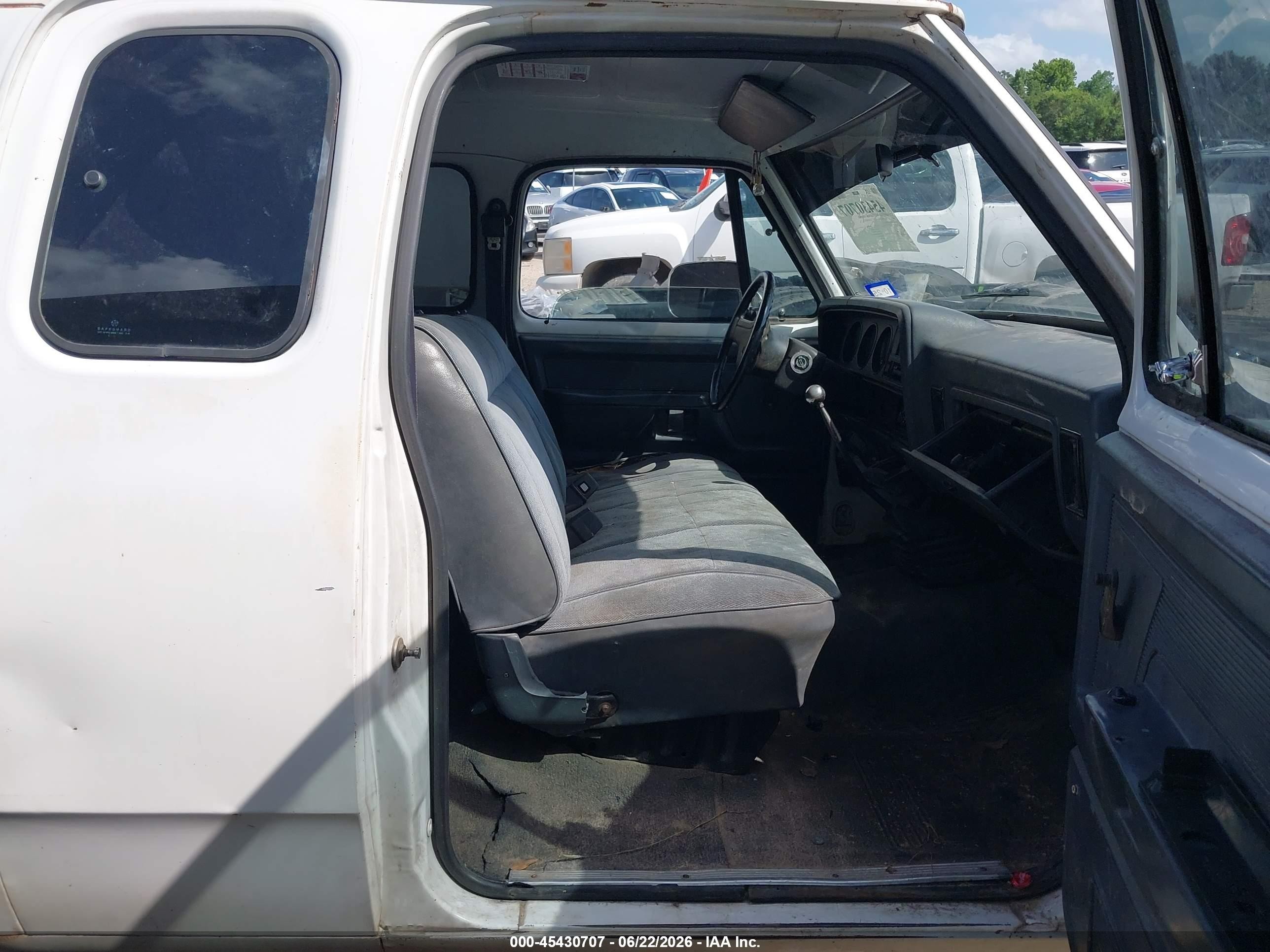 1993 Dodge D-series D200/d250 White vin: 3B7KE23C6PM146910