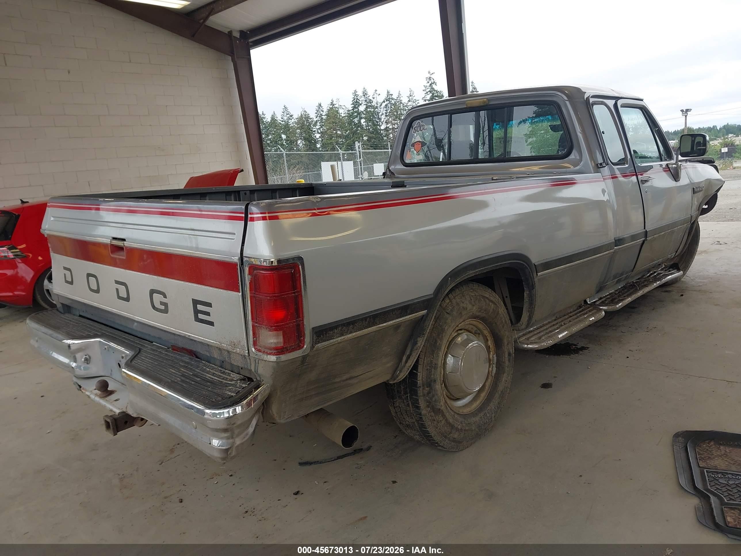 1992 Dodge D-series D200/d250 Silver vin: 3B7KE23C7NM561926