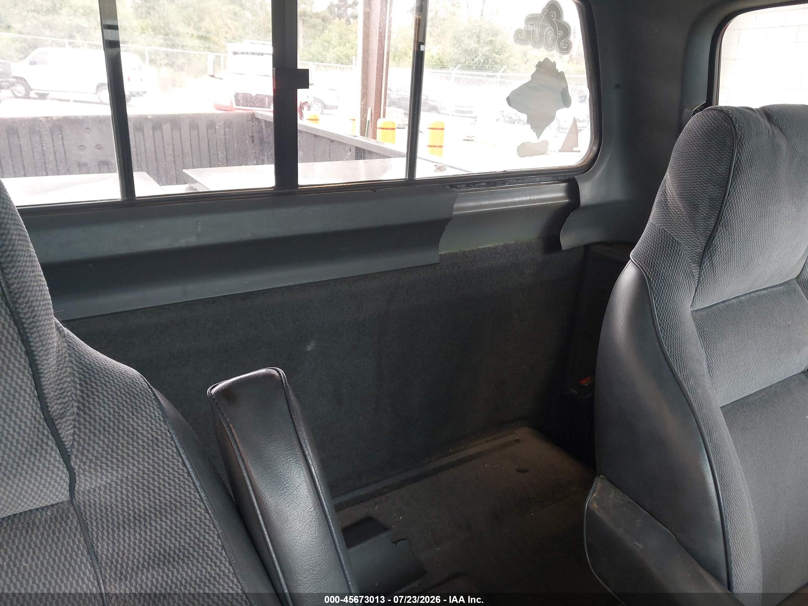 1992 Dodge D-series D200/d250 Silver vin: 3B7KE23C7NM561926