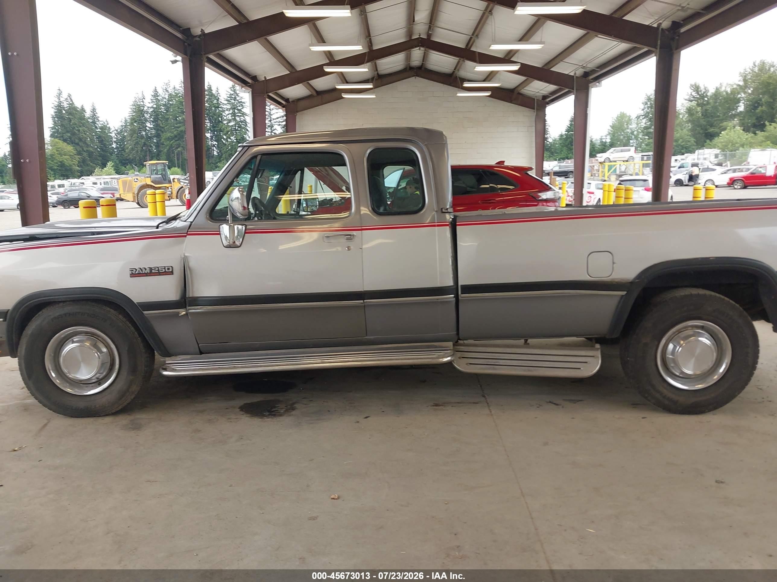 1992 Dodge D-series D200/d250 Silver vin: 3B7KE23C7NM561926