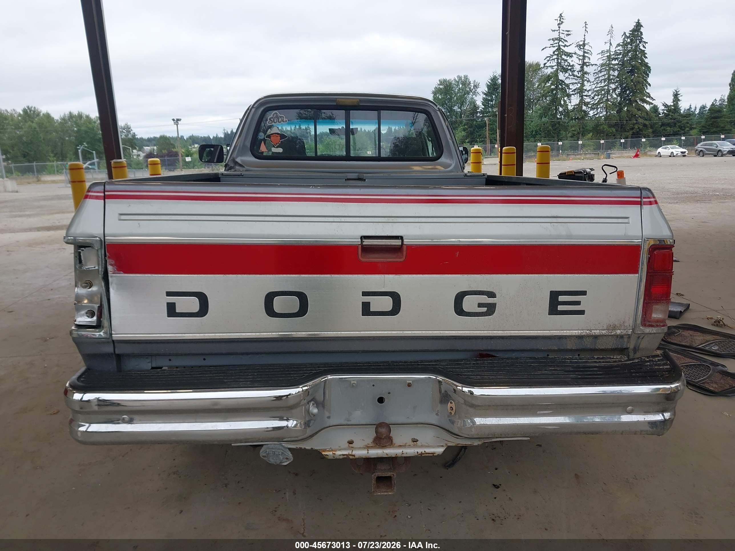 1992 Dodge D-series D200/d250 Silver vin: 3B7KE23C7NM561926