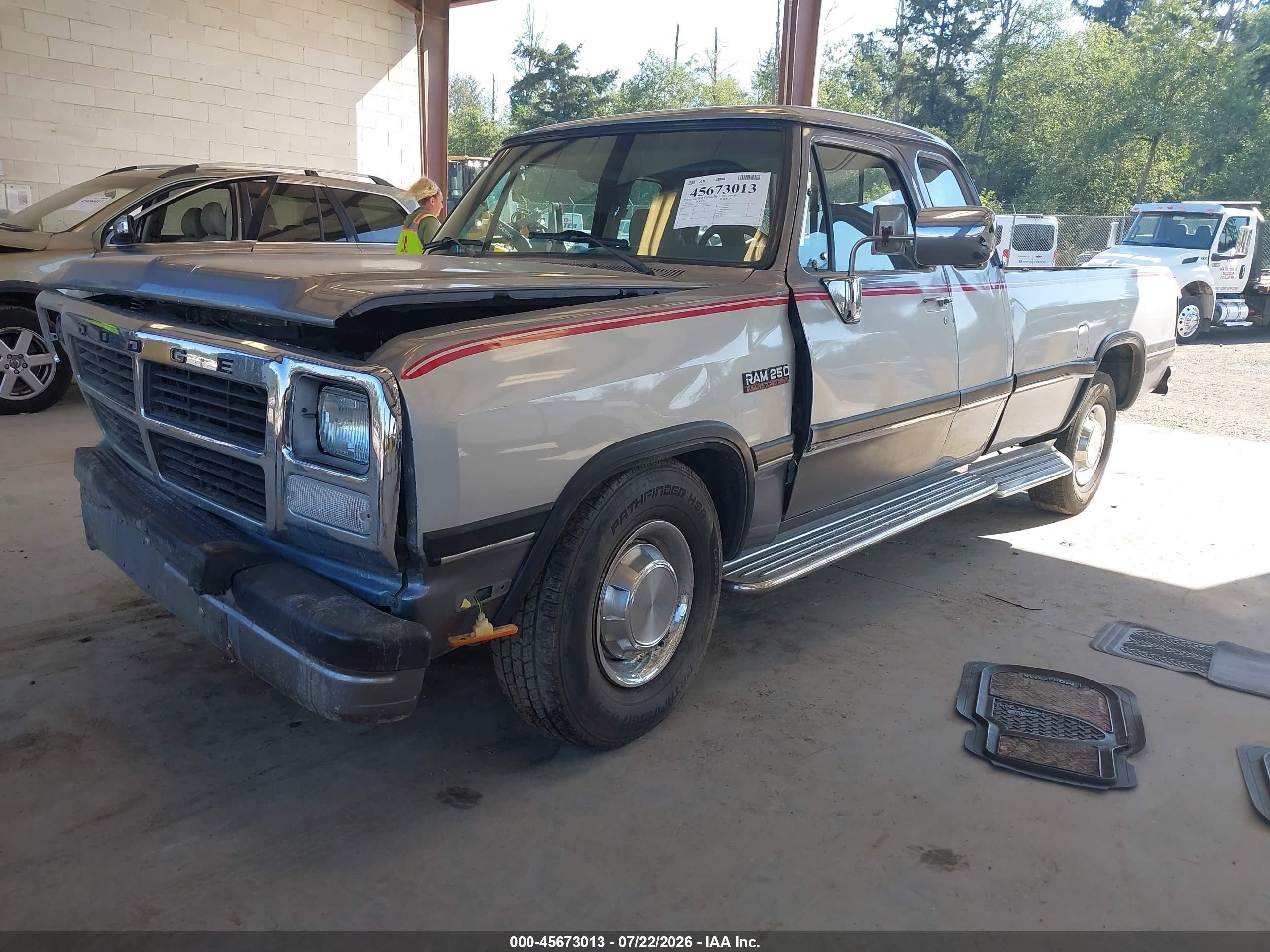 1992 Dodge D-series D200/d250 Silver vin: 3B7KE23C7NM561926