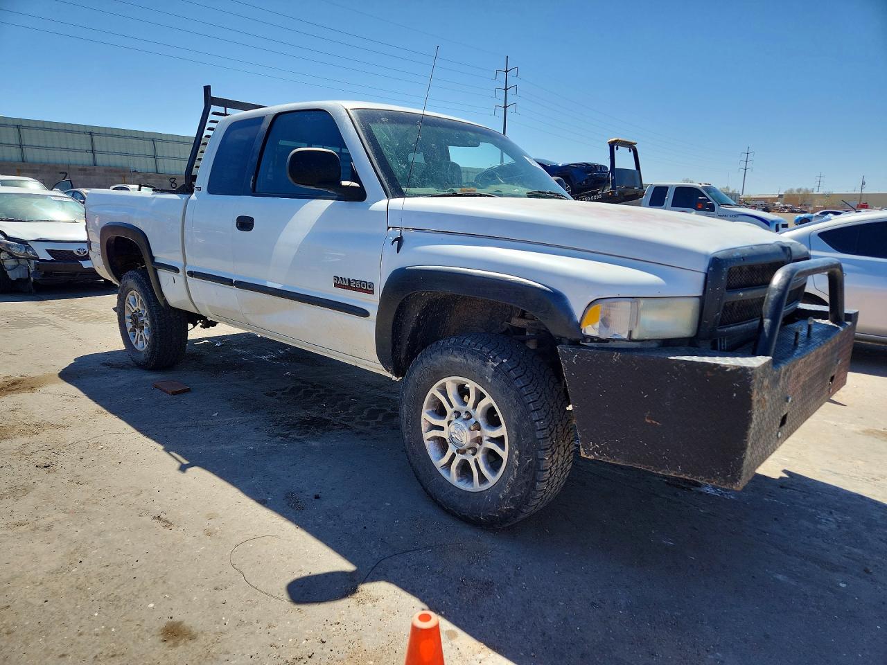 1999 Dodge Ram 2500 Белый vin: 3B7KF2360XG168164